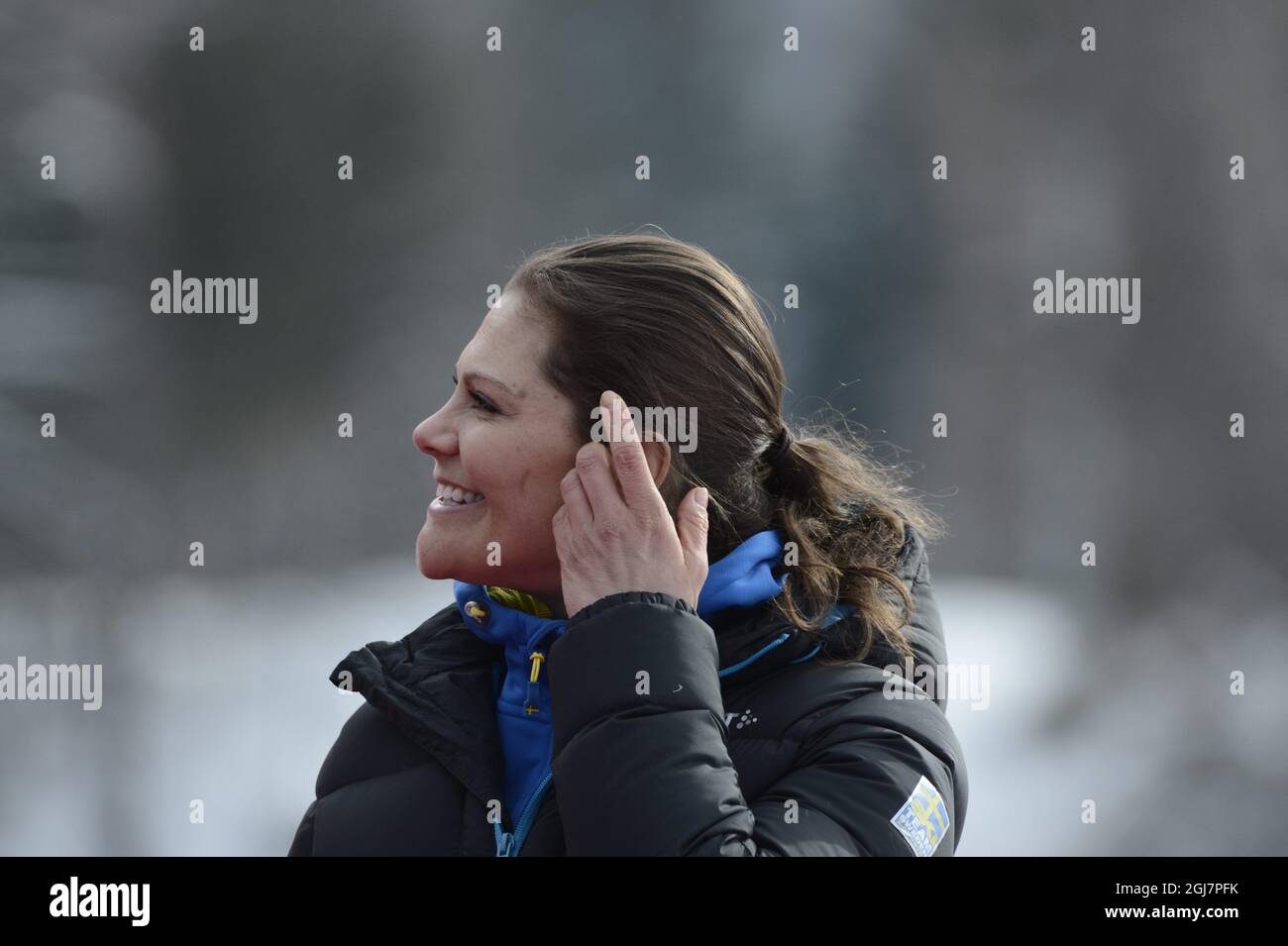 VAL DI FIEMME 20130226 Crown Princess Victoria si vede durante le donne 10 km sciando nel Campionato Mondiale di Sci di fondo in Val di Fiemme, Italia, 26 febbraio 2013. Foto: Pontus Lundahl / SCANPIX / kod 10050 Foto Stock