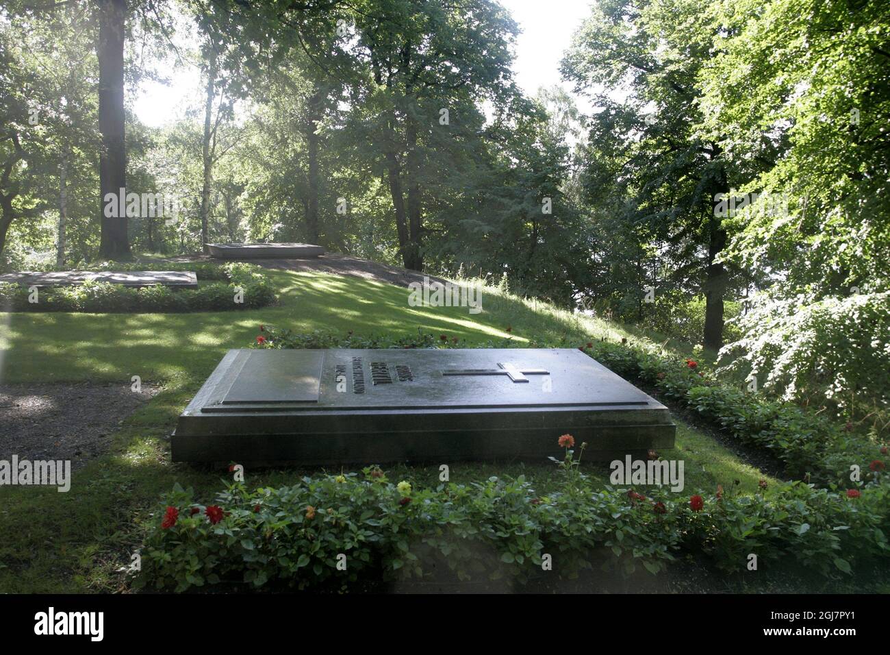 Un'immagine della tomba del Principe Bertil del Cimitero reale a Stoccolma Nord è il luogo di riposo finale per diversi membri della dinastia Bernadotte. La principessa Lilian, che morì la domenica di 97 anni, avrà il suo ultimo posto di riposo nella tomba del suo compianto marito Principe Bertil di Svezia. Foto: Tappetini Andersson / Scanpix Codice 62210 Foto Stock