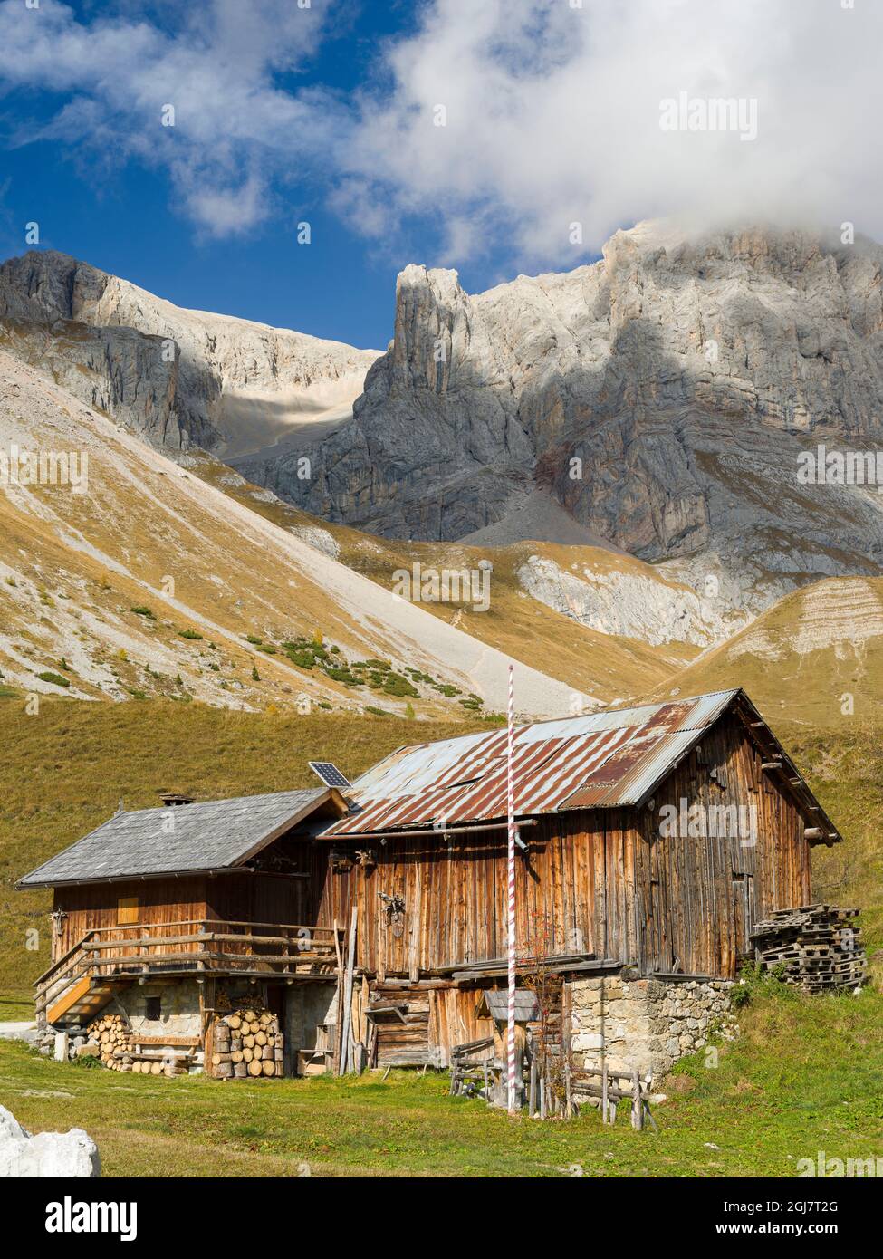 Alpe Fuciade nella catena montuosa meridionale della Marmolada. Italia. Foto Stock