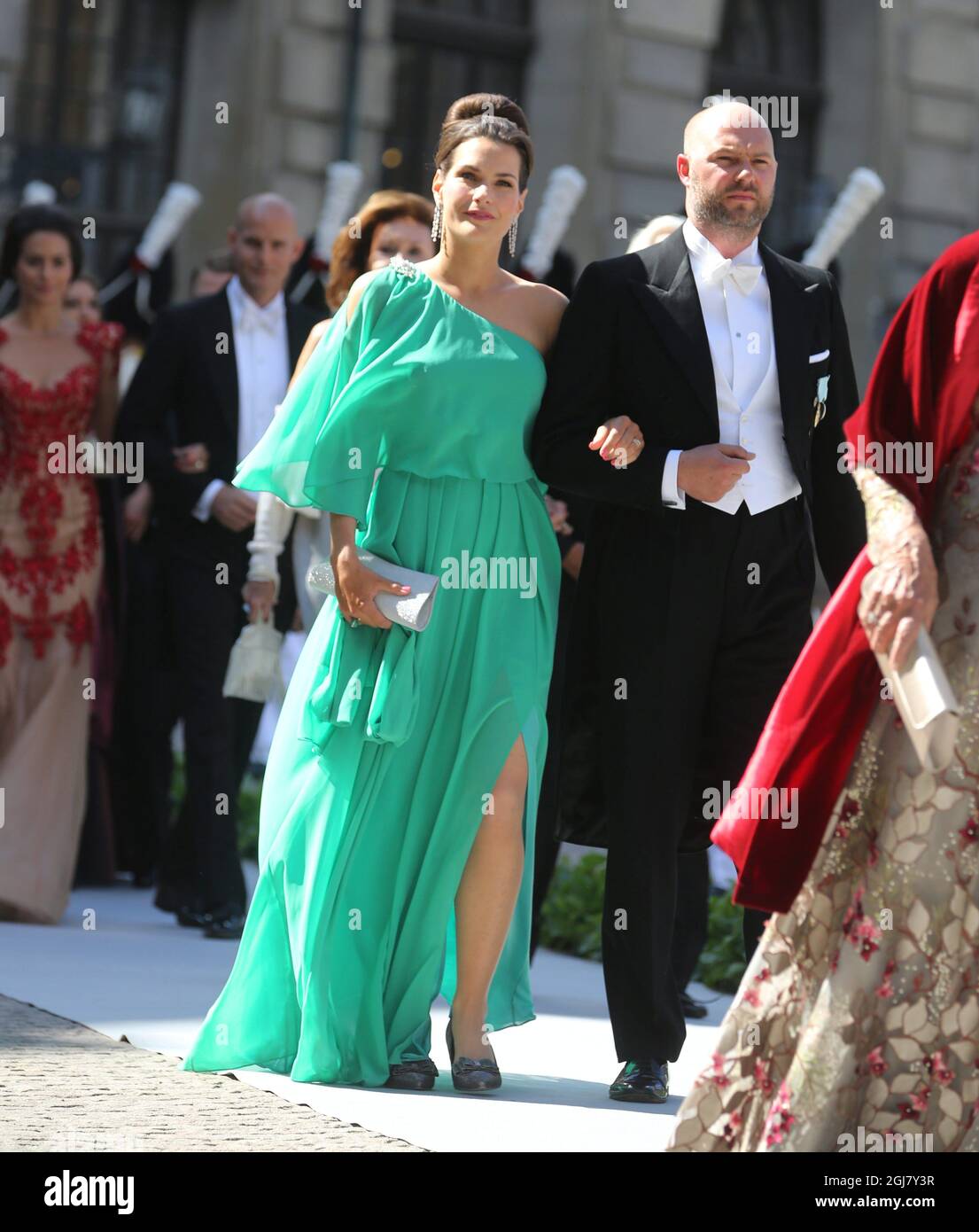 STOCCOLMA 20130608 Oscar Magnusson e la moglie arrivano alle nozze della Principessa Madeleine di Svezia e del Signor Christopher OÂ’Neill tenutosi nella Cappella reale del Palazzo reale di Stoccolma sabato 8 giugno 2013. Foto: Soren Andersson / SCANPIX / kod 1037 Foto Stock