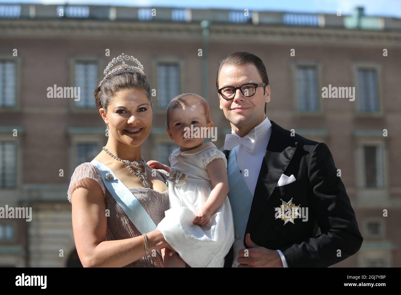 STOCCOLMA 20130608 la Principessa Vittoria, la principessa Estelle e il principe Daniel arrivano alle nozze della Principessa Madeleine di Svezia e del Sig. Christopher OÂ Neill tenutosi nella Cappella reale del Palazzo reale di Stoccolma sabato 8 giugno 2013. Foto: Soren Andersson / SCANPIX / kod 1037 Foto Stock