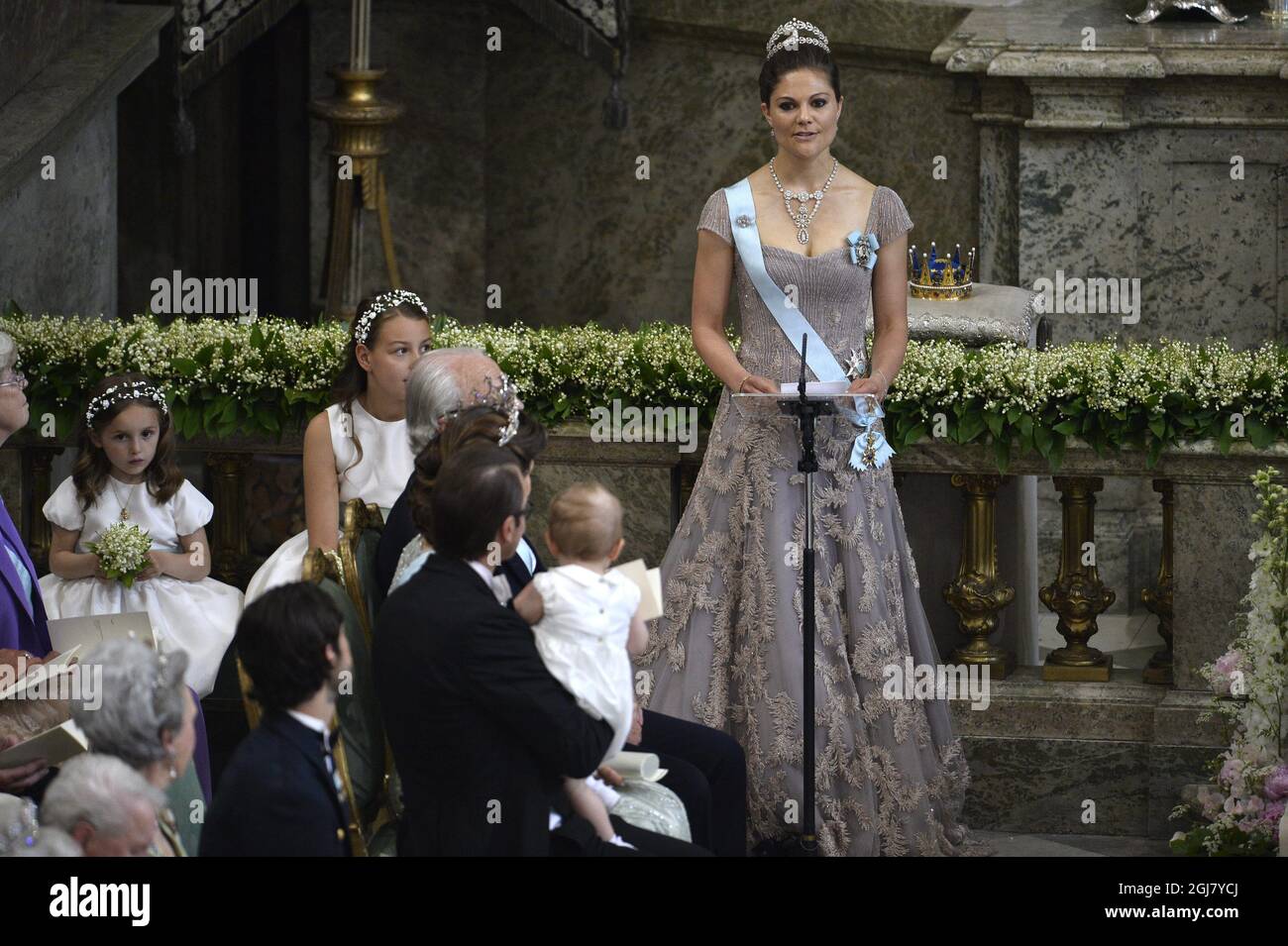 STOCCOLMA 20130608 il principe Carl Philip, il principe Daniel e la principessa Vittoria con la principessa Estelle la cerimonia nuziale tra la principessa Madeleine di Svezia e il signor Christopher OÂ Neill si è tenuta nella Cappella reale del Palazzo reale di Stoccolma sabato 8 giugno 2013. Foto: Anders Wiklund / SCANPIX / kod 10040 Foto Stock