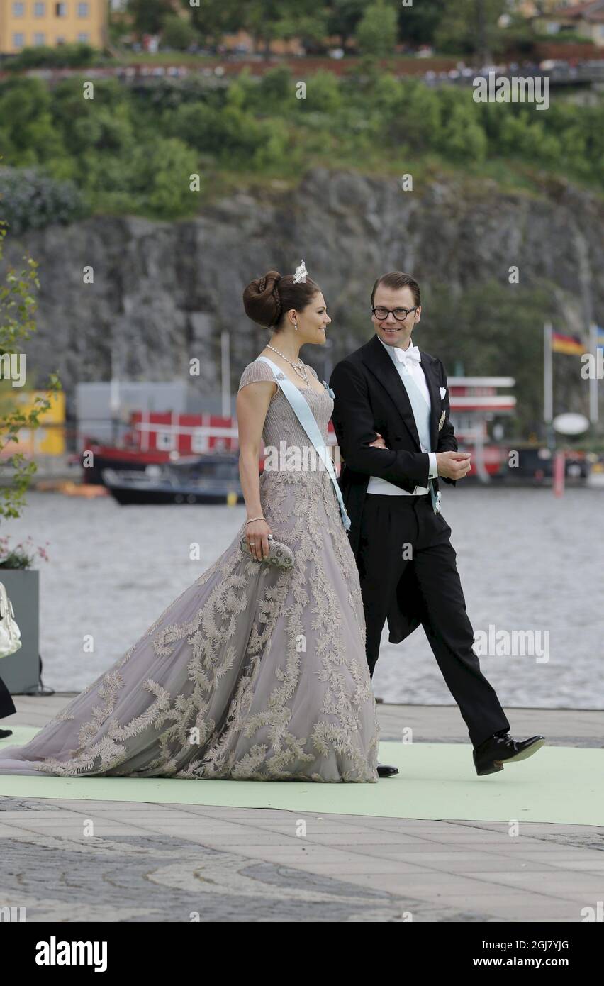 STOCCOLMA 20130608 la Principessa Vittoria della Corona e il Principe Daniele di Svezia saliranno a bordo di una barca da Evert Taubes Terrass a Riddarholmen a Stoccolma fino al Palazzo Drottningholm, dove si terrà la cena nuziale l'8 giugno 2013. Oggi si sono svolte le nozze tra la principessa Madeleine e il signor Chistopher o'Neill. Foto: Adamo IHSE / SCANPIX / kod 9200 Foto Stock