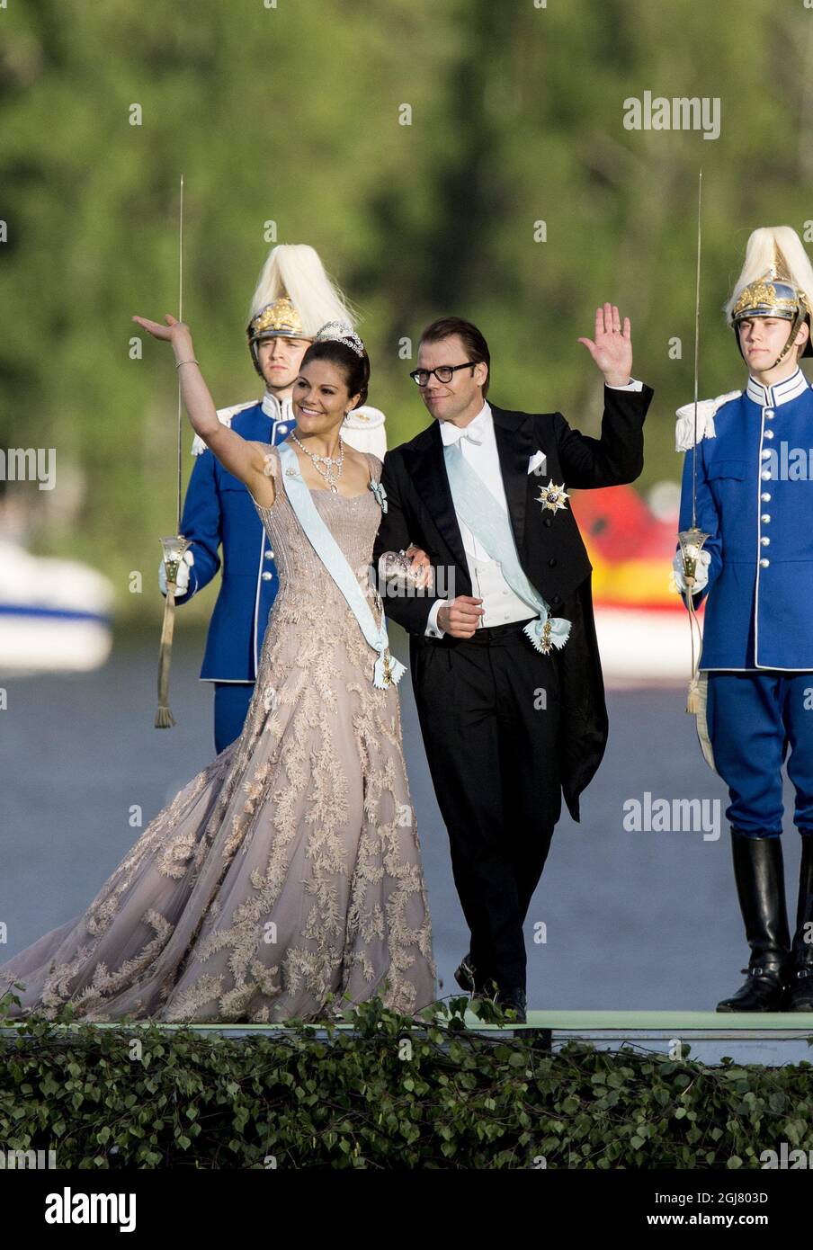 STOCKHOLM 20130608 la Crown Prioncess Victoria e il Principe Daniele sono visti arrivare al Palazzo Drottningholm dove la cena di nozze avrà luogo l'8 giugno 2013. Oggi si sono svolte le nozze tra la Principessa Madeleine di Svezia e Christopher OÂ Neill. Foto: Christine Olsson / SCANPIX / kod 10430 Foto Stock