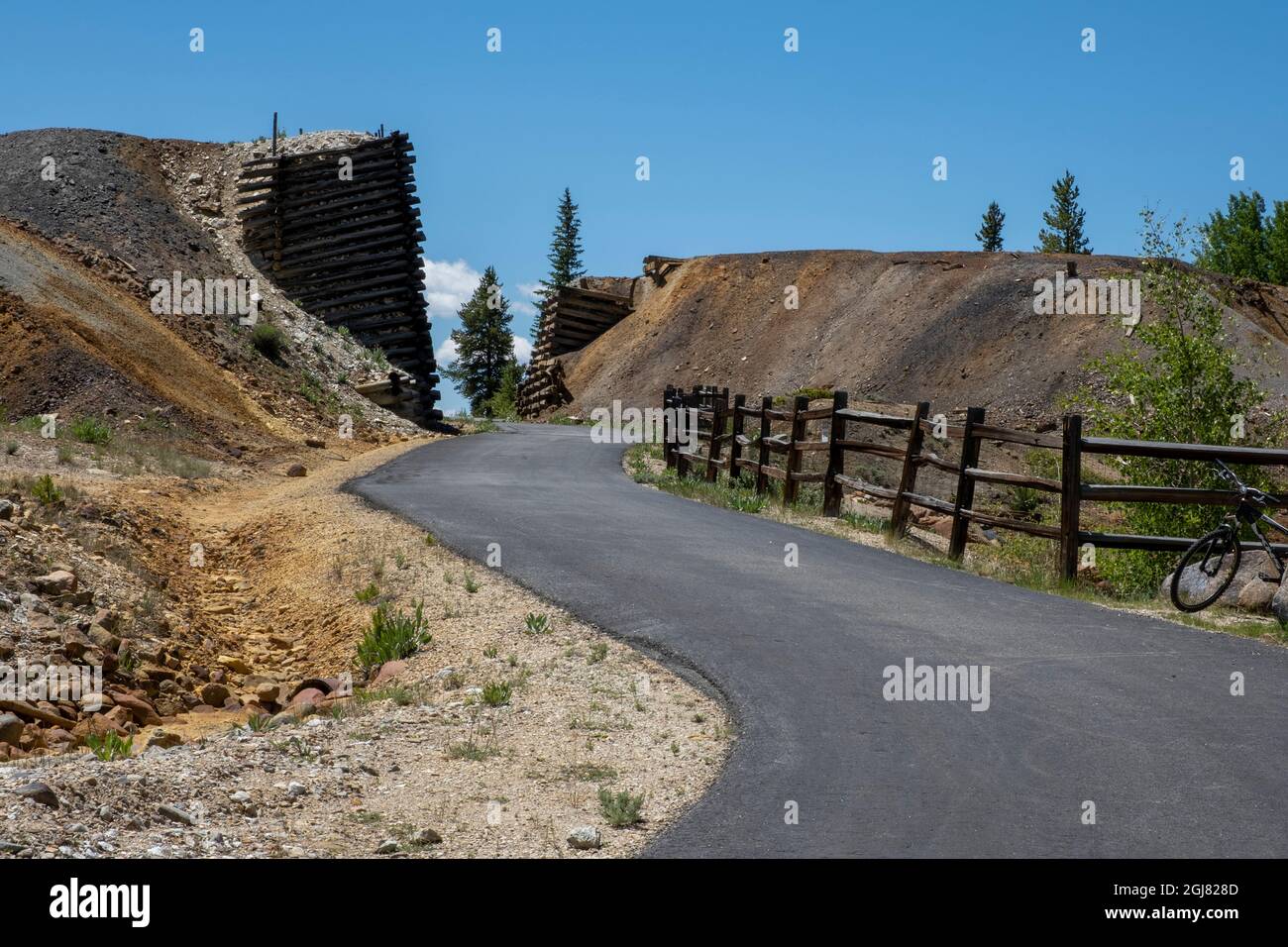 Mineral Belt Trail attraverso lo storico quartiere minerario di Leadville attivo alla fine del secolo, Colorado, Stati Uniti. Foto Stock