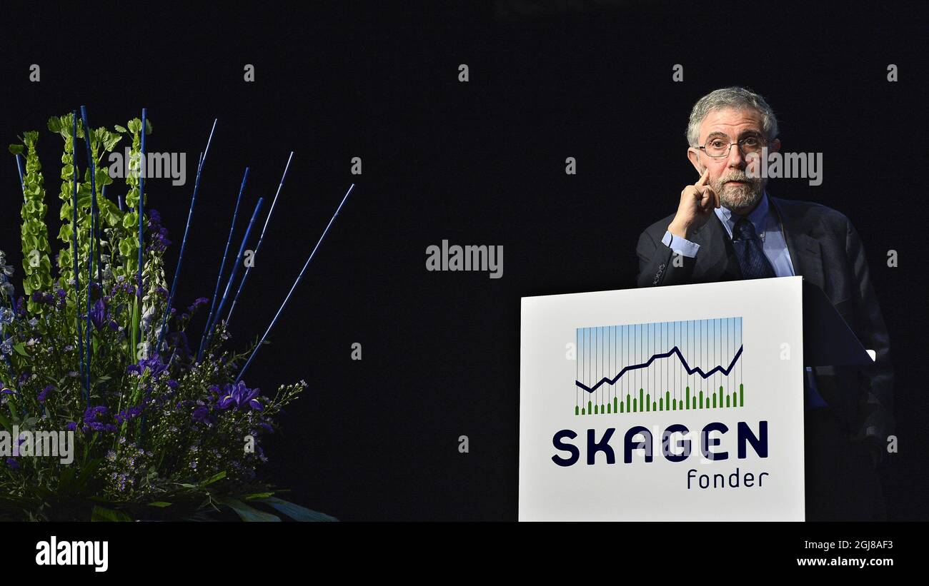 STOCCOLMA 140110 Premio Nobel per l'economia e lo scrittore del New York Times Paul Krugman parla alla Conferenza di Capodanno DI SKAGEN a Stoccolma, Svezia, 10 gennaio 2014. SKAGEN AS è una società di gestione indipendente norvegese di proprietà di alti dirigenti i cui gestori di portafoglio hanno una lunga e positiva storia nella gestione di fondi azionari e a reddito fisso. Foto Anders Wiklund / TT / kod 10040 Foto Stock