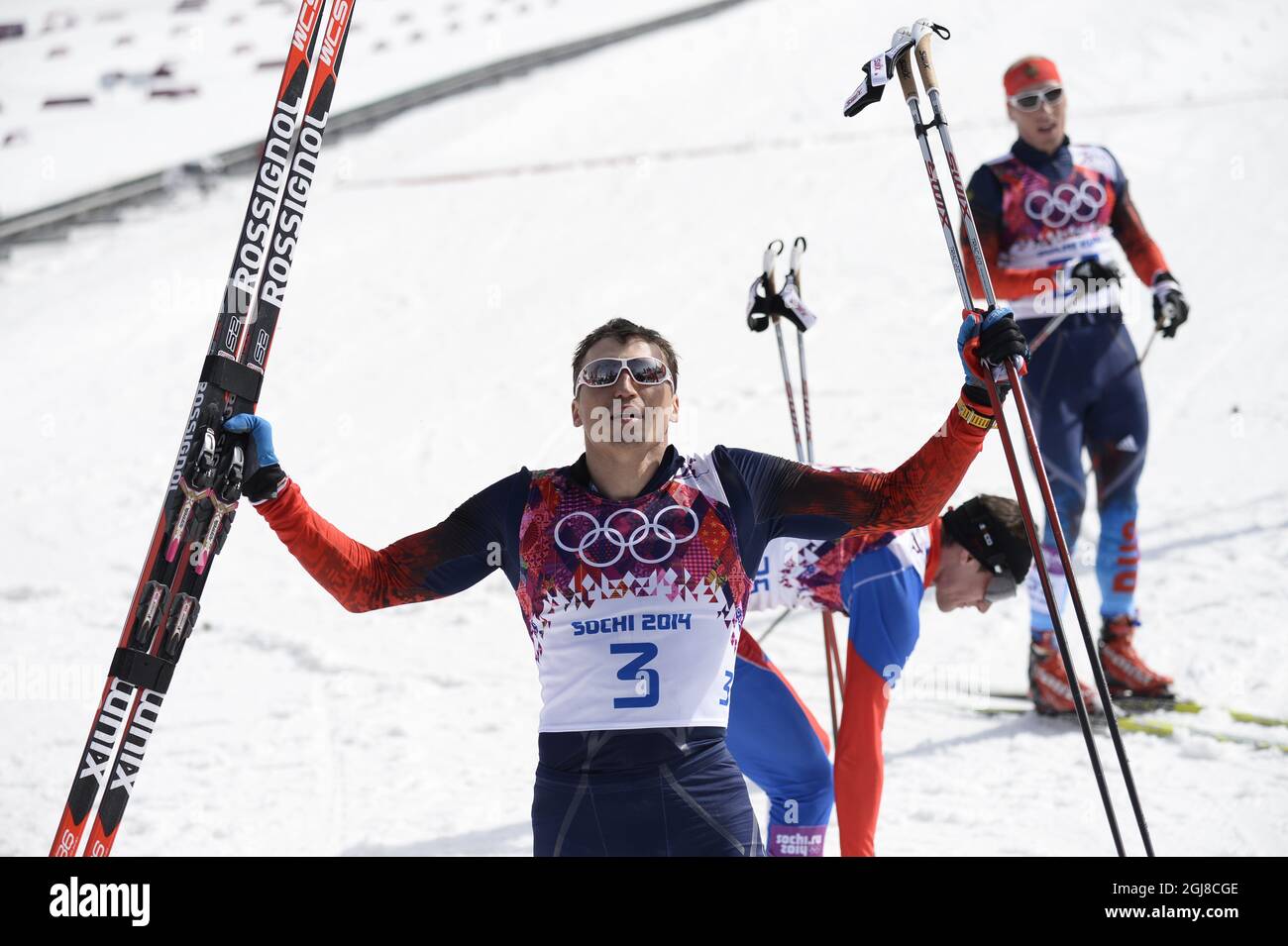 SOCHI 2014-02-23 Alexander LEGKOV calebrates il suo oro nel cross country maschile di 50 km al Laura Cross-country Ski & Biathlon Centre durante le Olimpiadi invernali di Sochi 2014 23 febbraio 2014. Foto: Maja Suslin / TT / kod 10300 *** Bilden ingar i SPORTPAKET. Per ovriga BETALBILD *** Foto Stock