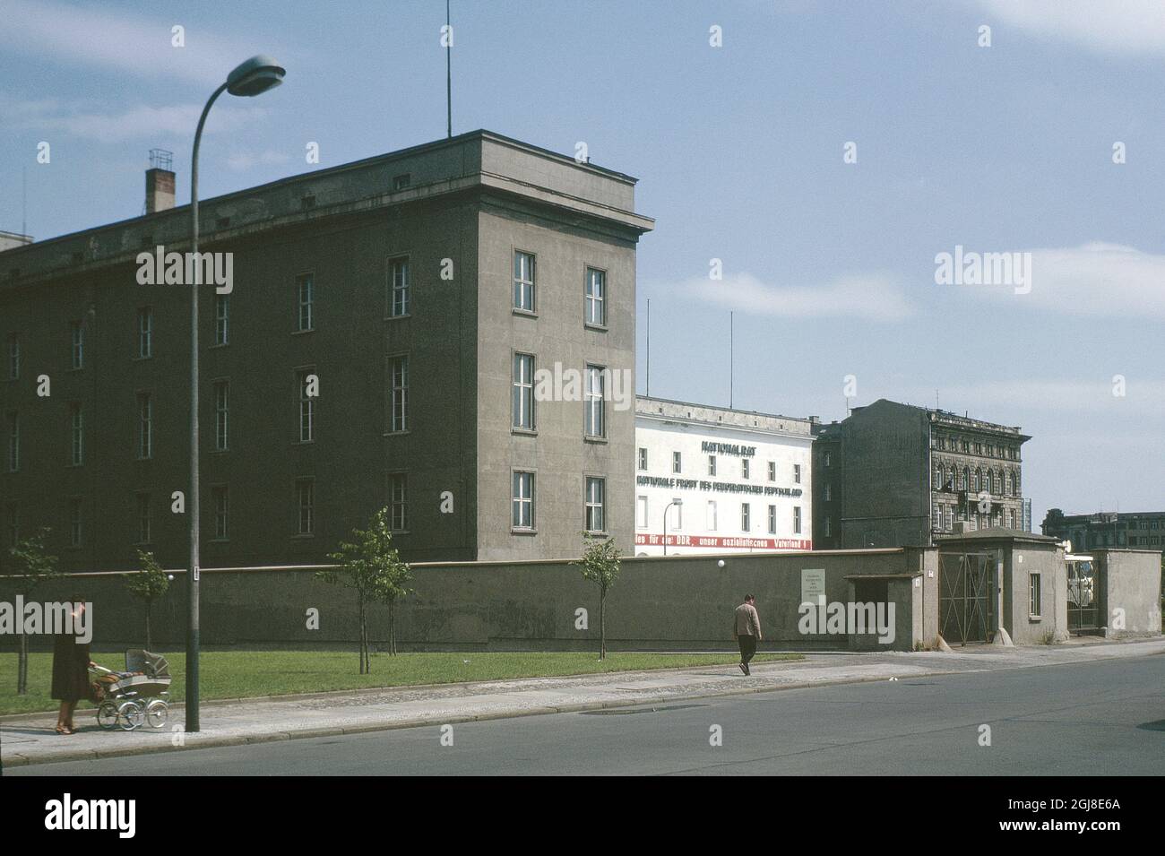 BERLINO FILE 1967. Il vecchio ministero della propaganda di Joseph Goebbels è diventato l'edificio del Natationalrat della RDT, "Nationale front des Demokratischen Deutschland". Foto: Jan Bergman / SCANPIX Kod: 11112 Foto Stock