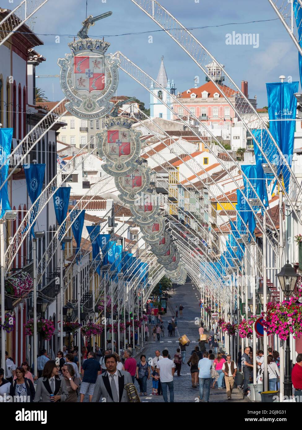 Decorazione di strada per il festival religioso e folk di Sanjoaninas, il più grande festival delle Azzorre, Portogallo. (Solo per uso editoriale) Foto Stock