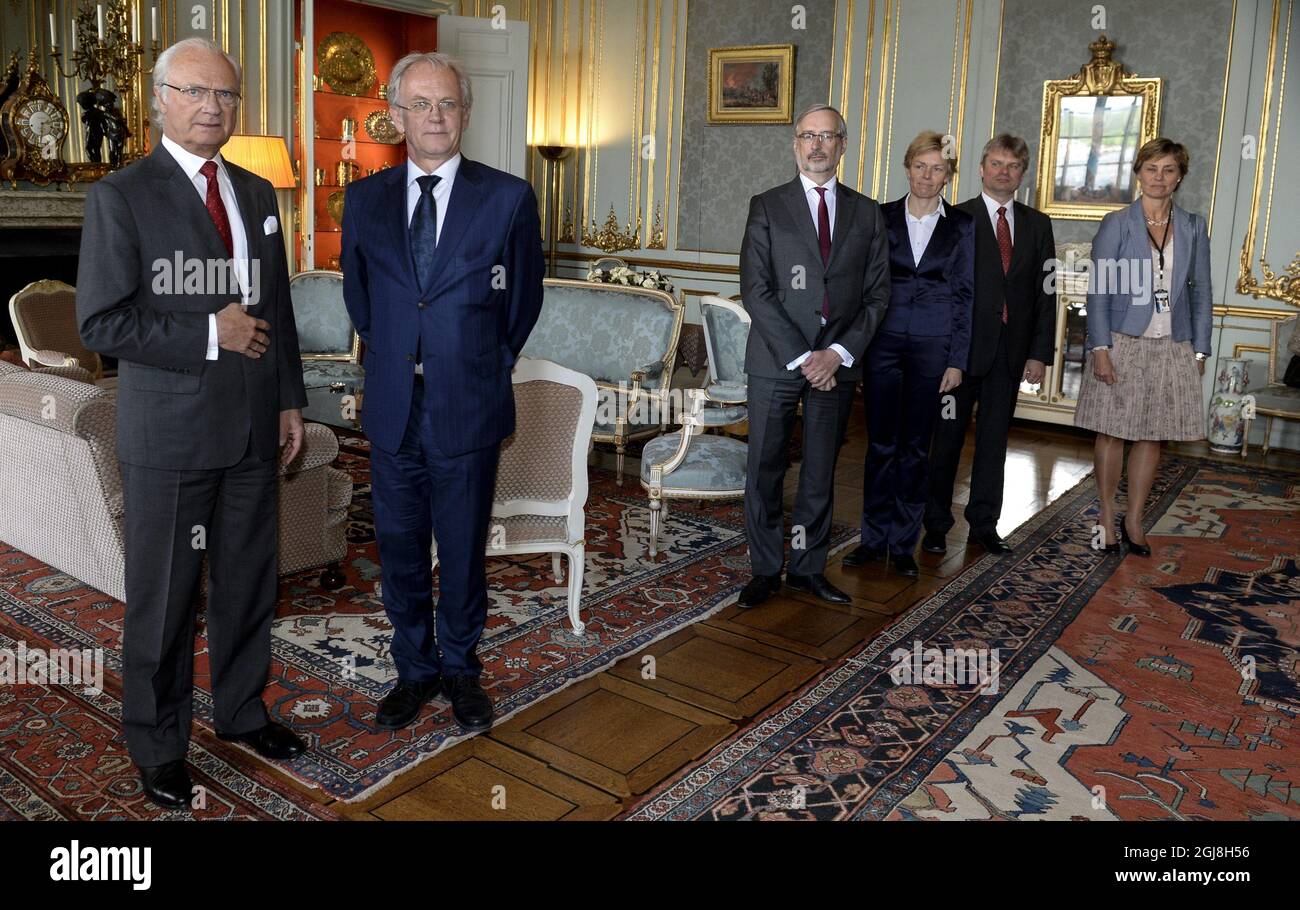STOCKHOLM 20140527 il re Carl Gustaf tiene un pubblico per Eiki Nestor, il portavoce dell'Estonia. Foto Bertil Ericson / TT / kod 10000 Foto Stock