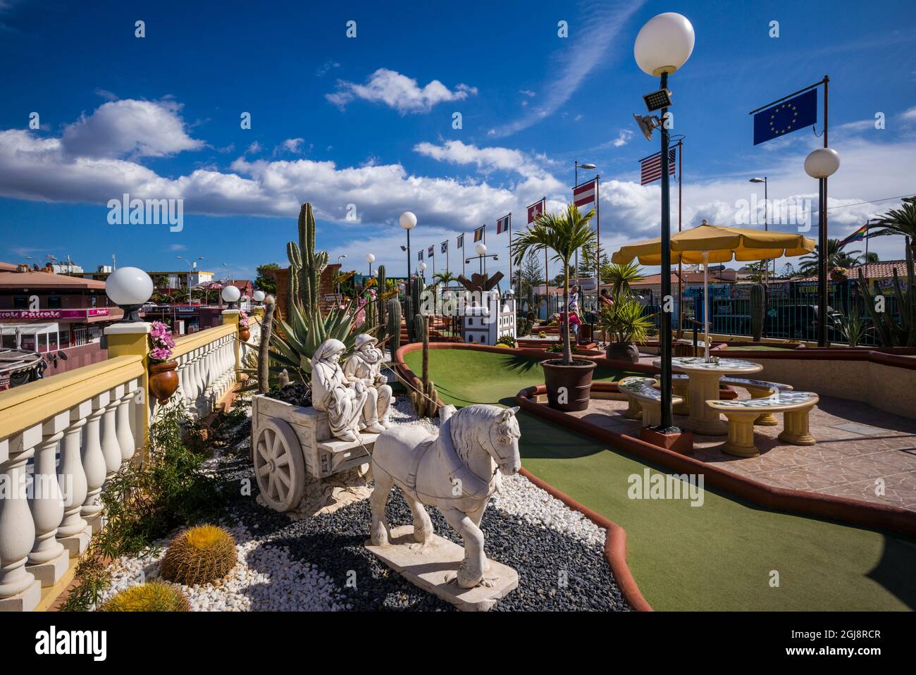 Spagna, Isole Canarie, Gran Canaria Island, Playa del Ingles, campo da mini golf. Foto Stock