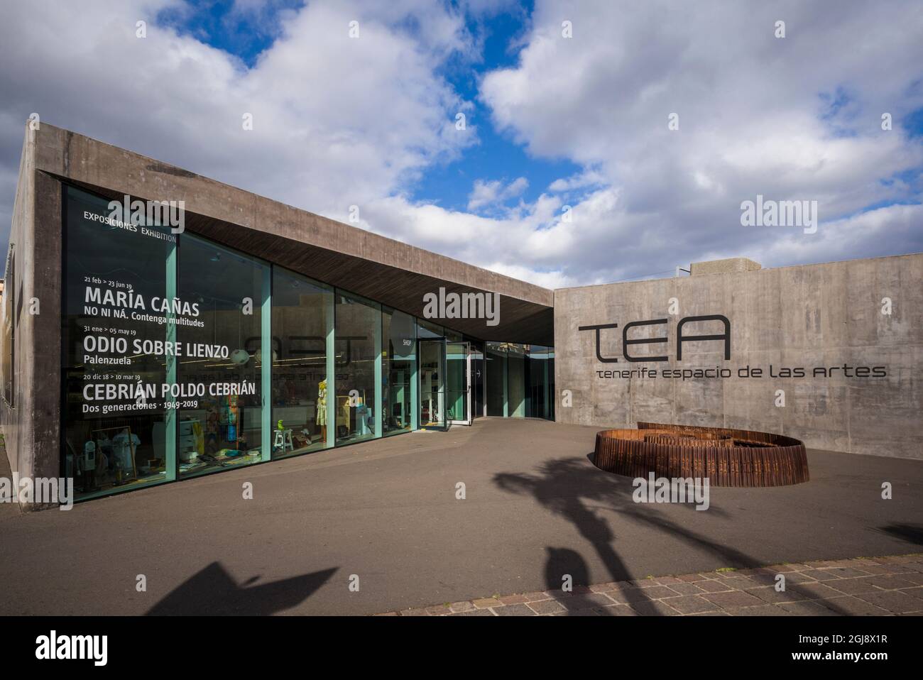 Spagna Isole Canarie Tenerife Island, Santa Cruz de Tenerife, tè, Tenerife Espacio de las Artes, esterna Foto Stock