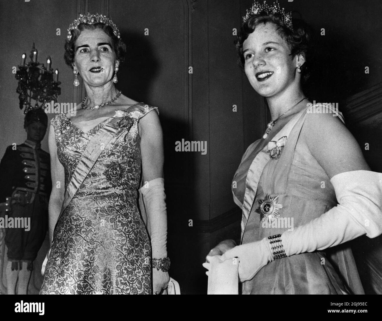 File 1960 Regina Ingrid di Danimarca insieme a sua figlia Corona Principessa Margrethe (presente Regina Margrethe II) Foto: Svenskt Pressfoto / TT / Kod: 20360 Foto Stock