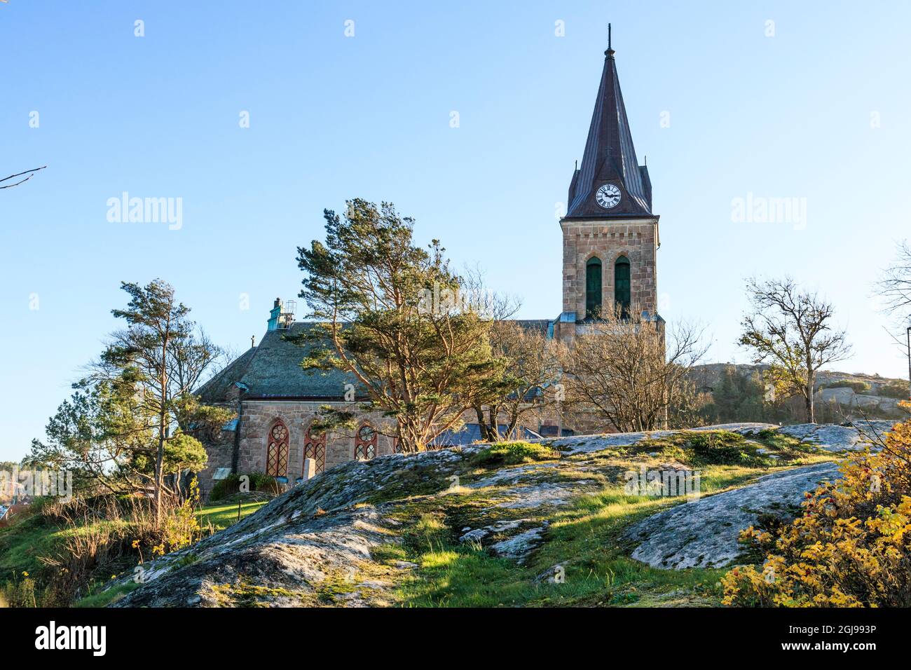 Svezia, Contea di Vastra Gotaland, comune di Tanum, Fjallbacka. Chiesa di Fjallbacka Kyrka, costruita nel 1892 in stile neogotico. Foto Stock