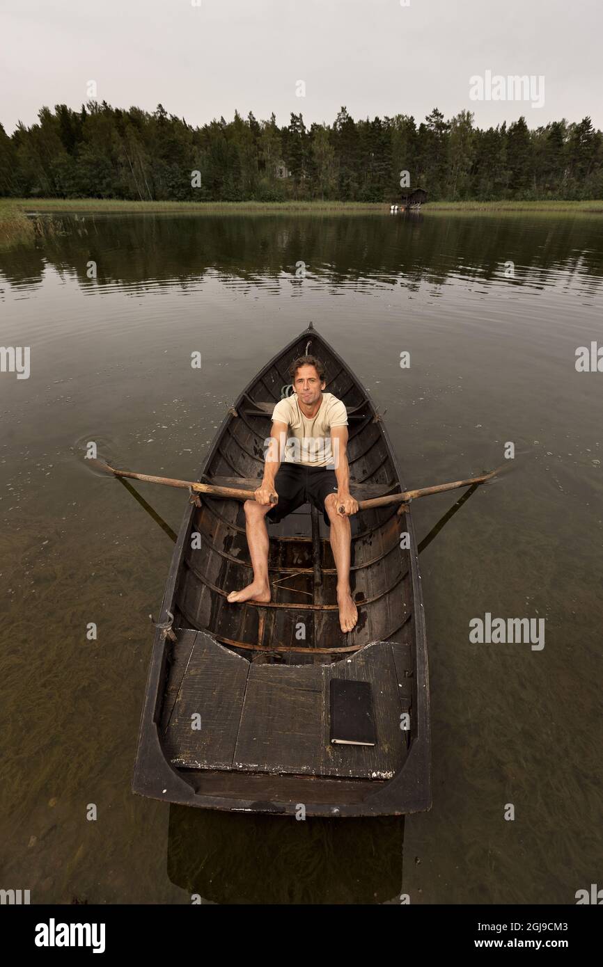 HARLIGÃƒÂ– Photo date 2010-08-05 lo scrittore David Lagercrantz è visto sull'isola di Harligo nell'arcipelago della Finlandia, 5 agosto 2010 dove ha il suo studio estivo. Lagercrantz ha scritto il quarto romanzo della serie Millennium di romanzi del crimine, originalmente da Stieg Larsson, intitolato 'la ragazza nel fotoricettore del ragno' Foto: Ulf Berglund / TT / kod 33490 ** Foto Stock