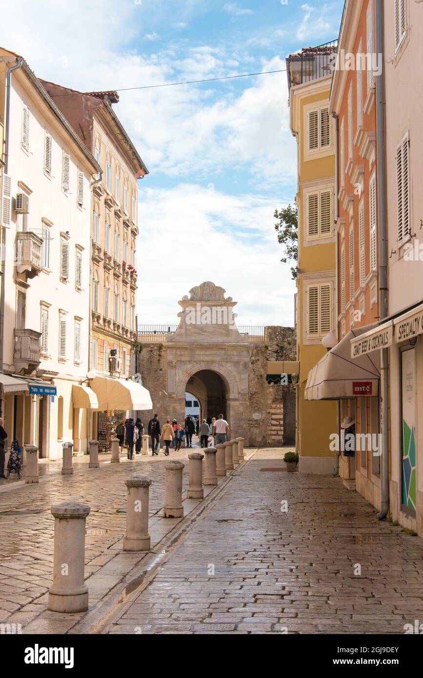 Europa, Croazia, Zara. Porta di San Rocco nella città vecchia vicino al  mercato della città costruito nel 16 ° secolo (Unesco Foto stock - Alamy