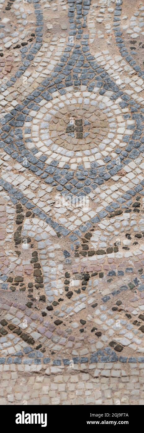 Cipro, sito archeologico di Kourion. Particolare del pavimento in mosaico romano antico con disegno geometrico ornato. Foto Stock