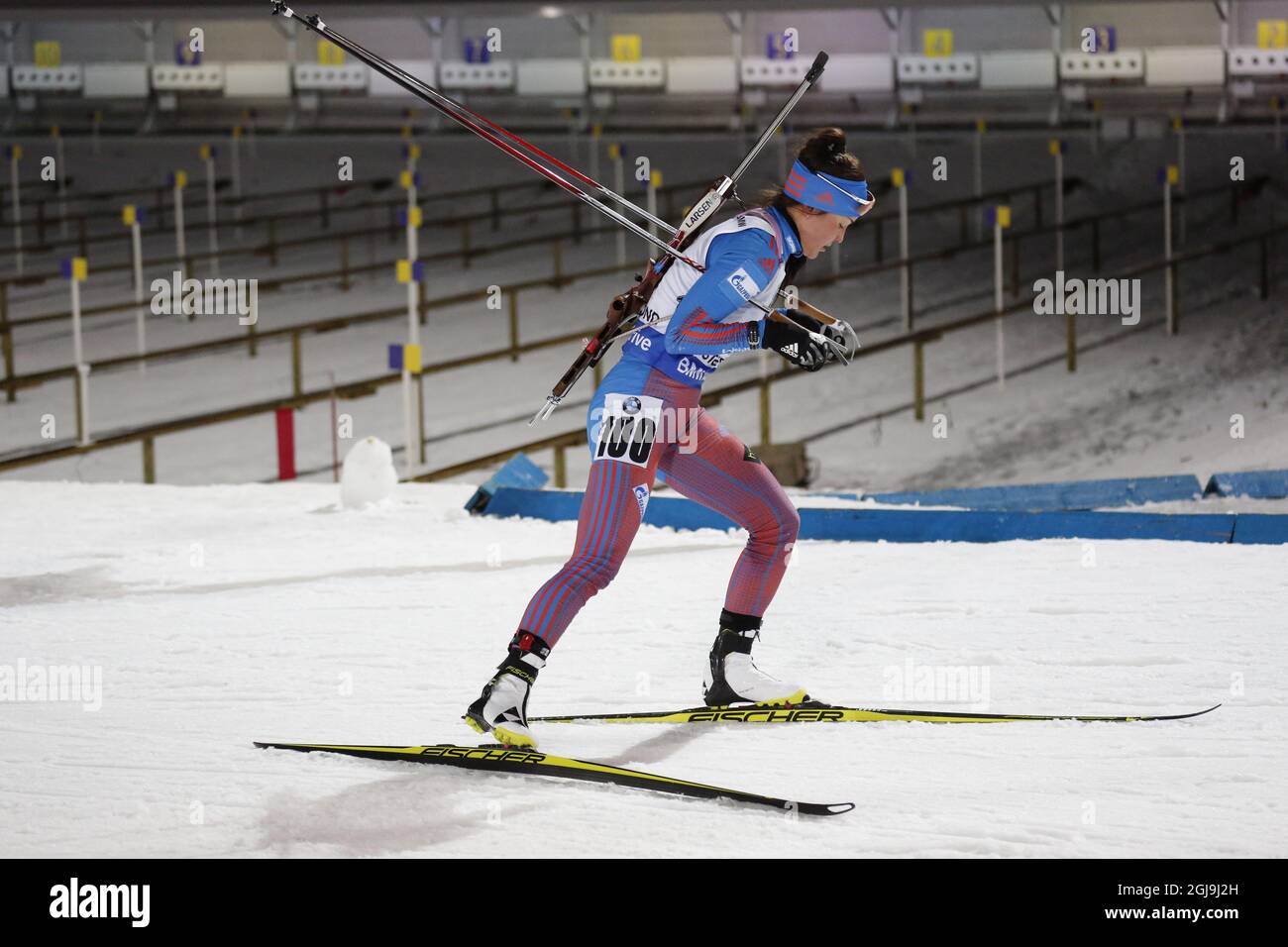 Tatiana Akimova della Russia in azione durante la gara di sprint femminile da 7.5 km alla IBU Biathlon World Cup di Ostersund, Svezia, il 5 dicembre 2015. Foto: Christine Olsson / TT / code 10430 Foto Stock