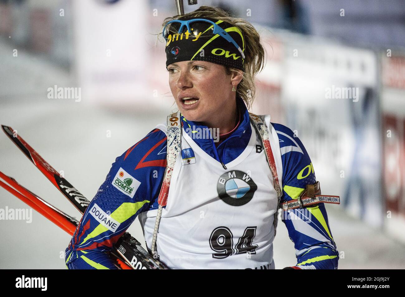 Sesto posto Marie Dorin Habert di Francia in azione durante la gara di sprint femminile di 7.5km alla IBU Biathlon World Cup di Ostersund, Svezia, il 5 dicembre 2015. Foto: Christine Olsson / TT / code 10430 Foto Stock
