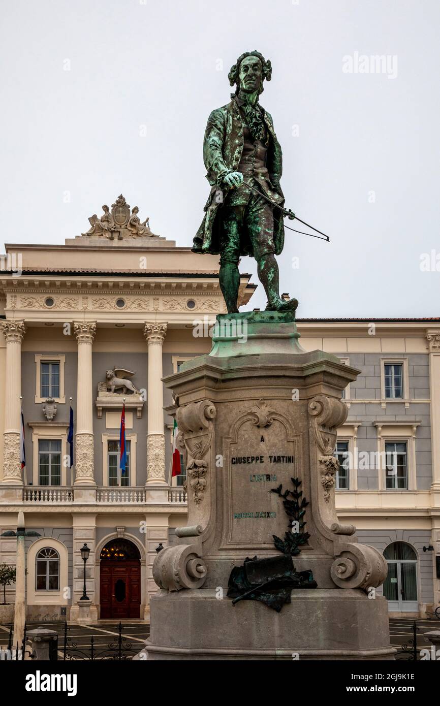 Slovenia, Pirano. Statua di Giuseppe Tartini Foto Stock