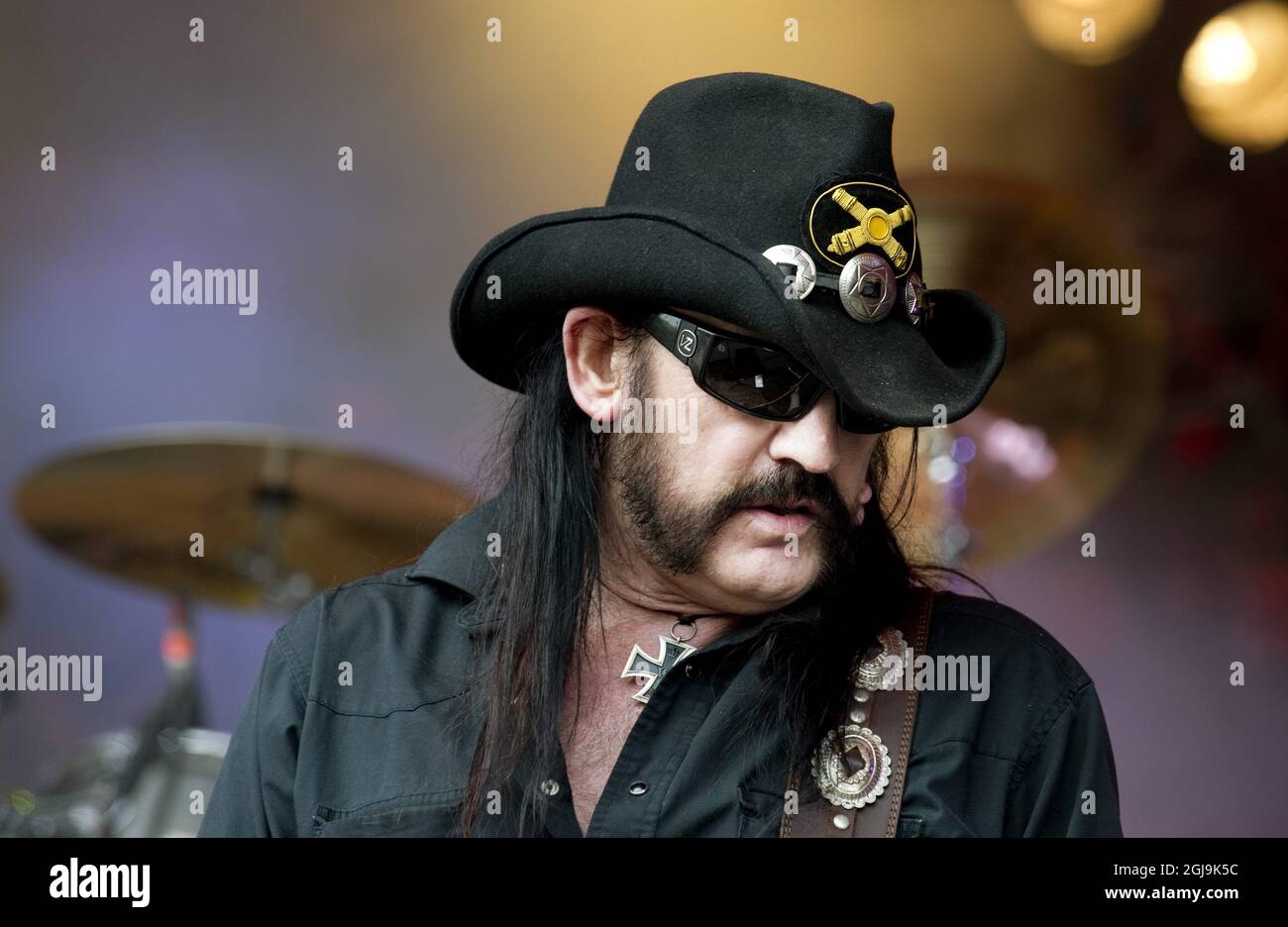 ROSKILDE 20100704 Ian 'Lemmy' Kilmister och Motorhead si esibiscono nella scena arancione durante il festival Roskilde di domenica. Foto: Pontus Lundahl / SCANPIX / kod 10050 Foto Stock