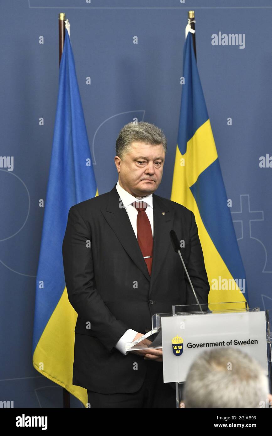 STOCCOLMA 2016-11-14 Presidente dell'Ucraina Petro Poroshenko durante una riunione stampa presso la sede del governo svedese Rosenbad a Stoccolma il 14 novembre 2016. Foto: Claudio Bresciani / TT / Kod 10090 ** SVEZIA FUORI ** Foto Stock