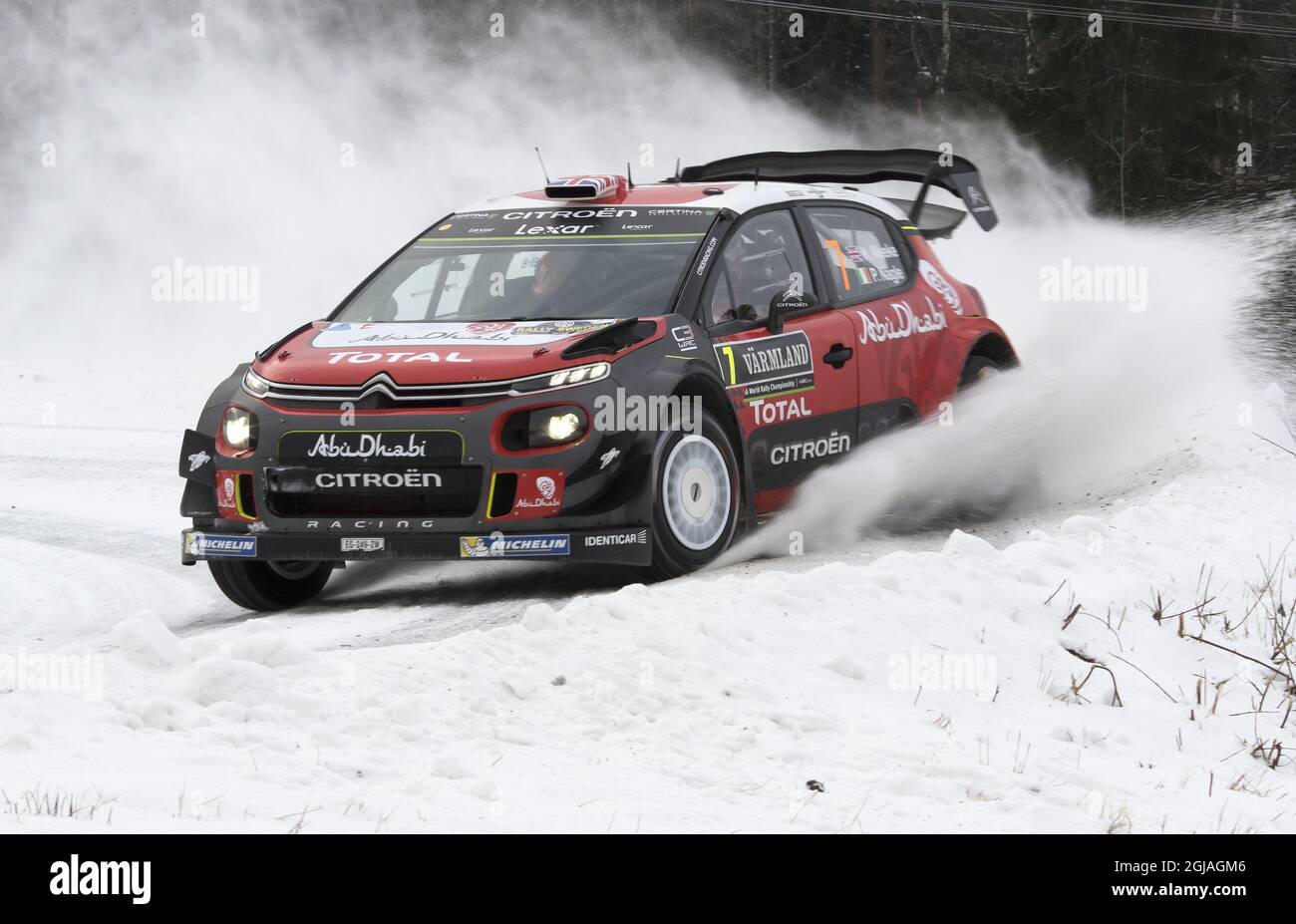 TORSBY 2017-02-11 Kris Meeke, Gran Bretagna, Citroen C3 WRC, sulla SS10 durante il Rally Svezia fuori Torsby nella contea di Varmland, Svezia, 11 febbraio 2017. Foto: Micke Fransson / TT / ** SVEZIA FUORI ** Foto Stock