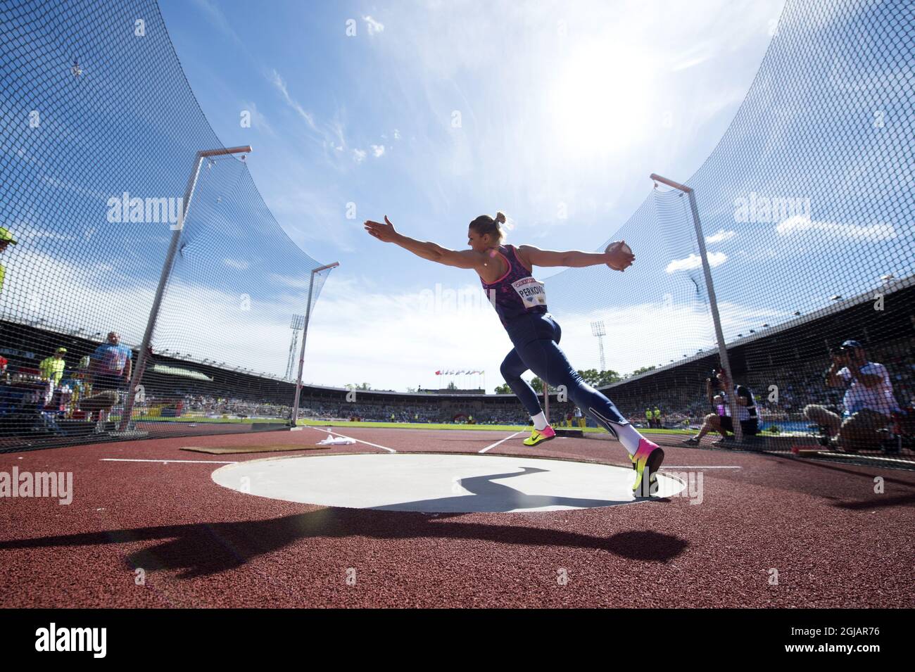 Sandra Perkovic della Croazia in azione durante l'evento discus femminile durante l'incontro della IAAF Diamond League di atletica allo Stadio di Stoccolma il 18 giugno 2017. Foto: Jessica Gow / TT / code 10070 Foto Stock