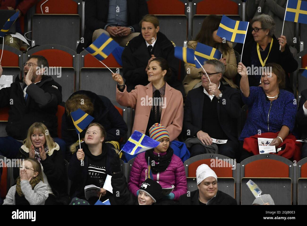 OSTERSUND 2017-10-13 Crown Princess Victoria ha partecipato venerdì alla partita di hockey su ghiaccio para tra Svezia e Repubblica Ceca a Ostersund Svezia. Foto Robert Henriksson / TT kod 11393 Foto Stock