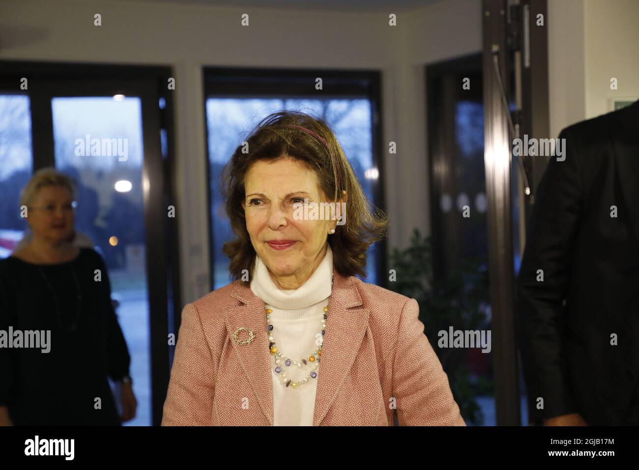 STOCCOLMA 2017-11-09 la regina Silvia inaugurò la casa di Soderstromsgardnes a Stenhamra il giovedì. Foto: Christine Olsson / TT / Kod 10430 Foto Stock