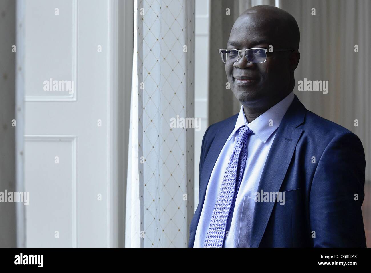 STOCCOLMA 20171128 Professore ed economista ambientale Rashid Sumaila è il premio Volvo Environment Prize per il 2017. Egli vuole vietare tutte le attività di pesca in alto mare. Rashid Sumaila è professore all'Institute for the Oceans and Fisheries Fisheries Economics Research Unit dell'Università della Columbia Britannica in Canada. Al momento egli tiene lezioni in Svezia a causa del prezzo. Foto: Alexander Larsson Vierth/ TT kod 11840 Foto Stock