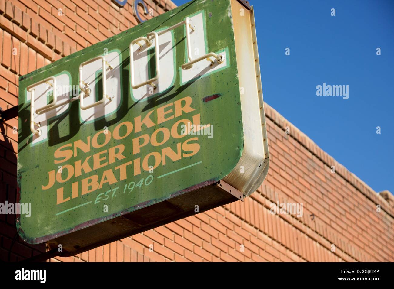 Lowell, Arizona. Antico cartello d'epoca per una sala piscina. (Solo per uso editoriale) Foto Stock