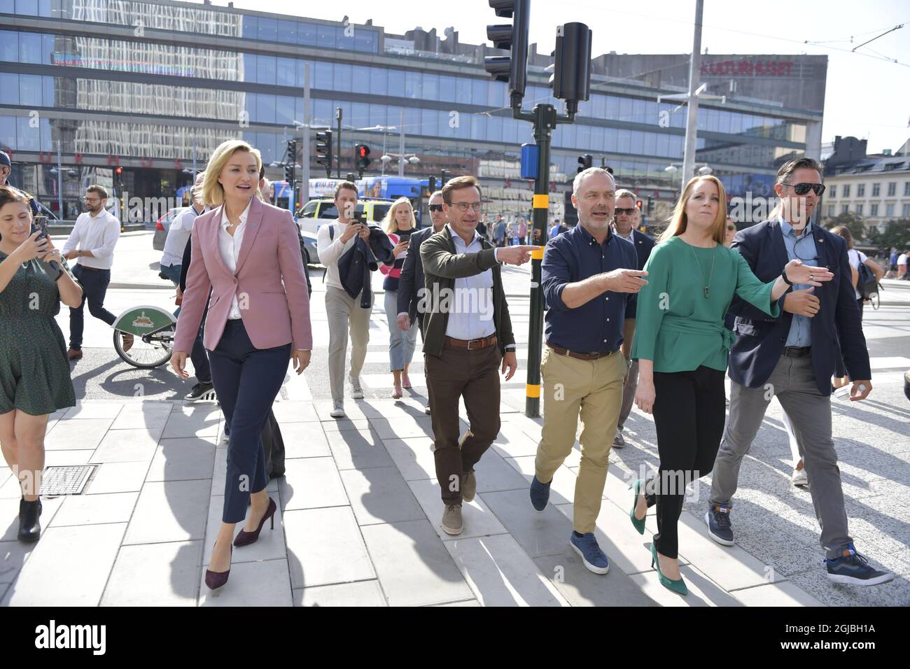 I leader del partito dell'alleanza politica conservatrice liberale di centro-destra Alliansen, Ebba Busch Thor dei cristiano-democratici, Ulf Kristersson del partito moderato, Jan Bjorklund del partito liberale e Annie Loof del partito centrale in una riunione di campagna congiunta a Stoccolma, Svezia, 8 settembre 2018. Foto: Jessica Gow / TT / Kod 10070 Foto Stock