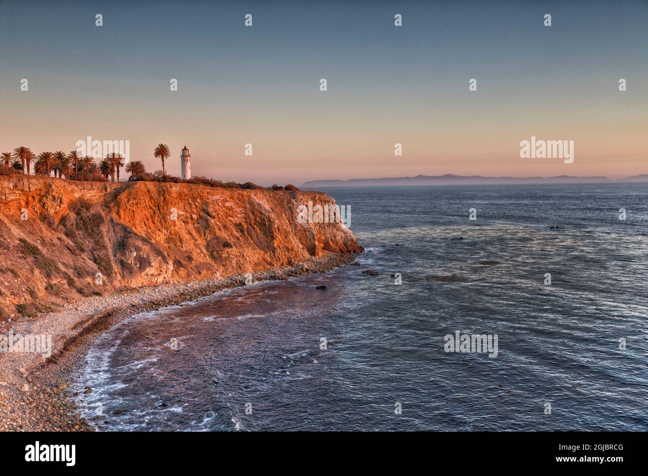 USA, California, Ranchos Palos Verdes. Il faro a Point Vicente al tramonto. Foto Stock
