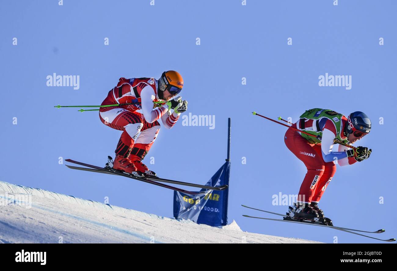 Daniel Traxler, dell'Austria e Sandro Siebenhofer della Svizzera in azione durante la FIS Freestyle Ski Cross World Cup a Idre Fjall sabato 20 gennaio. 2019 Foto: Pontus Lundahl / TT / kod 10050 Foto Stock