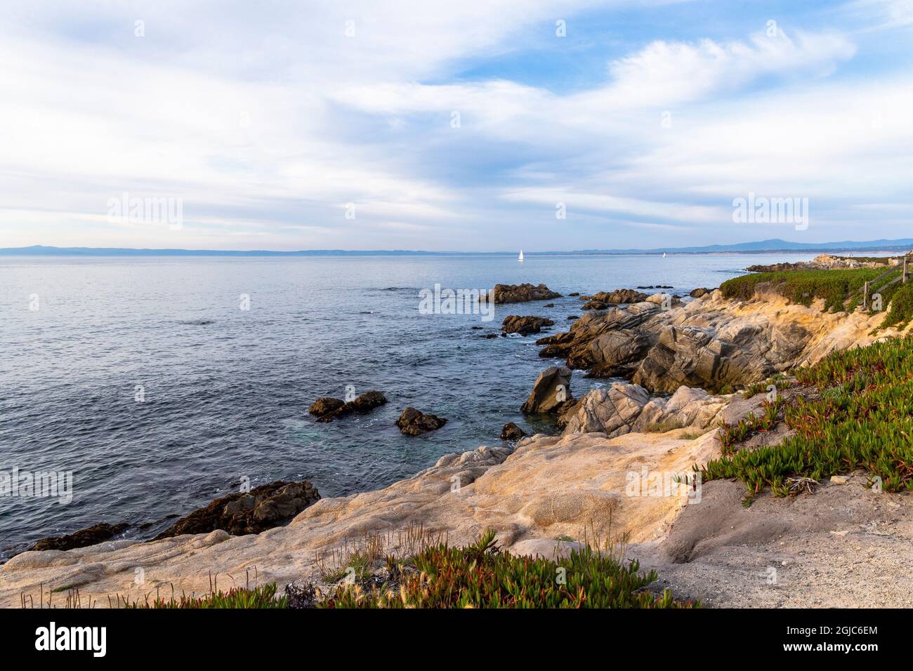La costa di Pacific Grove e Monterey Bay, California. Foto Stock