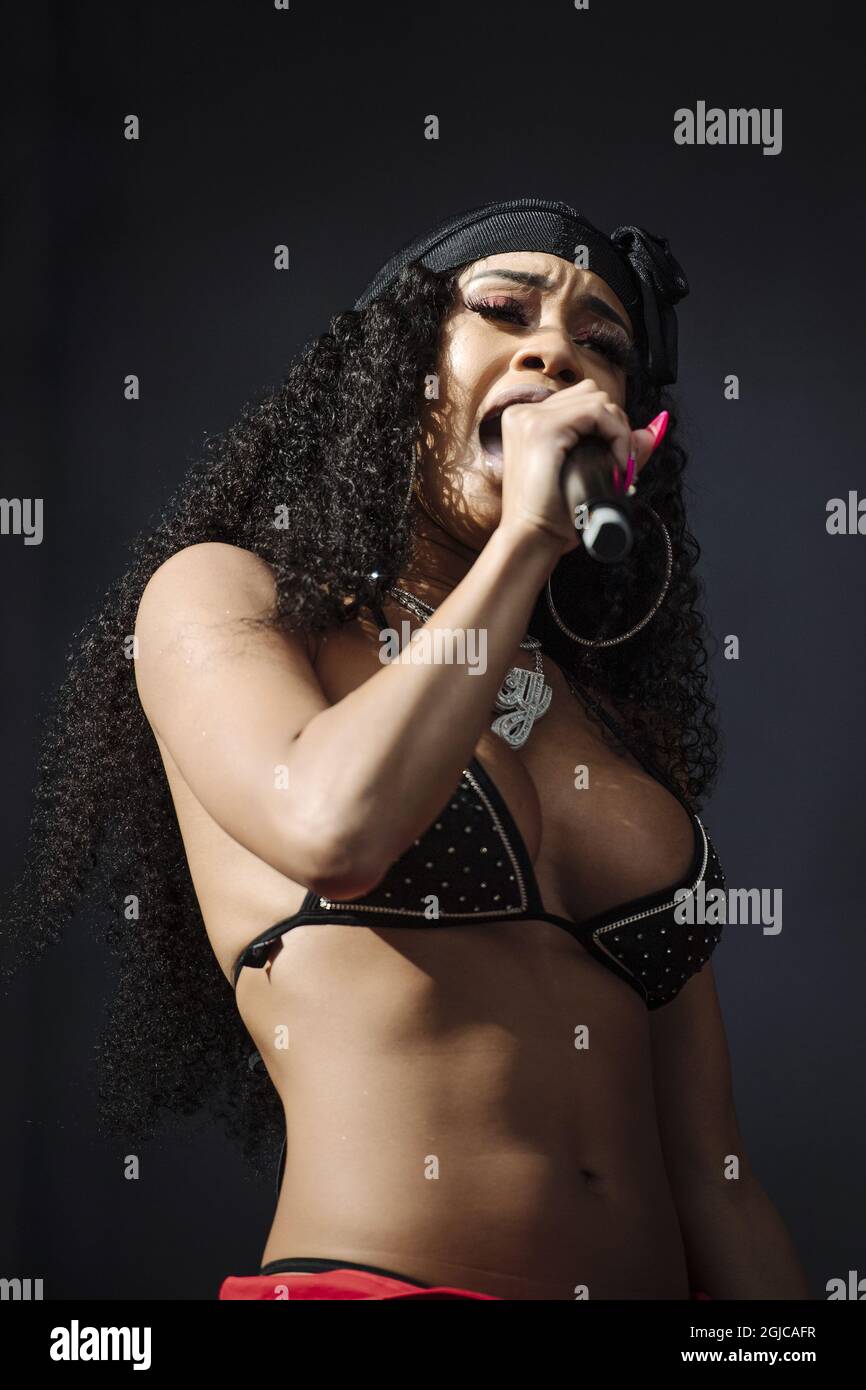 STOCKHOLM 20190703 il rapper americano Saweetie si esibisce durante il festival hip hop Smash allo Stadio Olimpico di Stoccolma. Foto: Erik Simander / TT / code 11720 Foto Stock