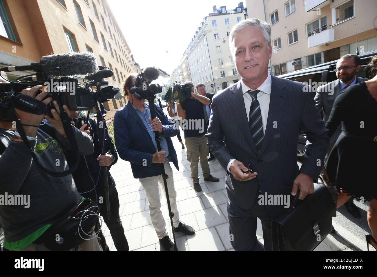 Robert C. o'Brien, Ambasciatore inviato Speciale, arriva alla corte distrettuale di Stoccolma, durante il secondo giorno del processo di ASAP Rocky, 1 agosto 2019. US rapper A$AP Rocky è sotto processo alla corte di Stoccolma per affrontare le accuse di assalto, durante un combattimento di strada di giugno. Foto Fredrik Persson / TT News Agency Foto Stock