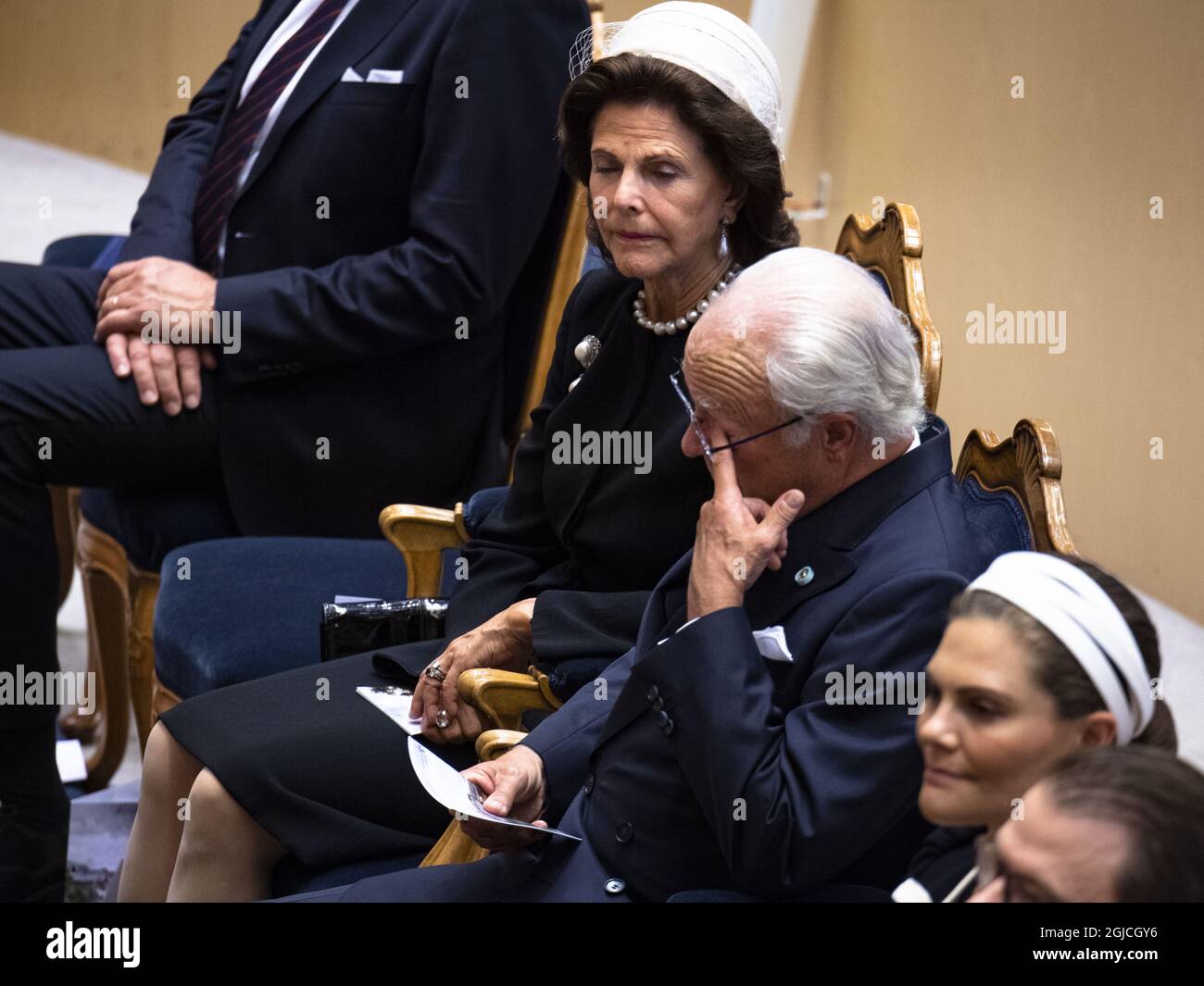 La regina Silvia e il re Carl XVI Gustaf hanno avuto difficoltà a tenere gli occhi aperti durante l'apertura del Parlamento a Stoccolma Svezia 2019-09-10 (c) FERNVALL LOTTE / Aftonbladet / TT * * * EXPRESSEN OUT * * * AFTONBLADET / 3226 Foto Stock