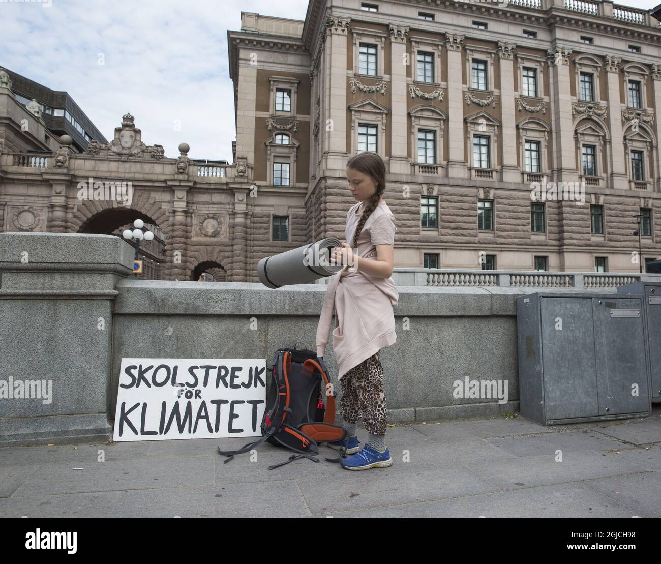 L'attivista svedese per il clima Greta Thunberg durante il suo sciopero scolastico del venerdì per l'azione enivronmentale #FridaysForFuture fuori dal parlamento svedese a Stoccolma Svezia 7 giugno (c) Johan Jeppsson / TT / code 2551 Foto Stock
