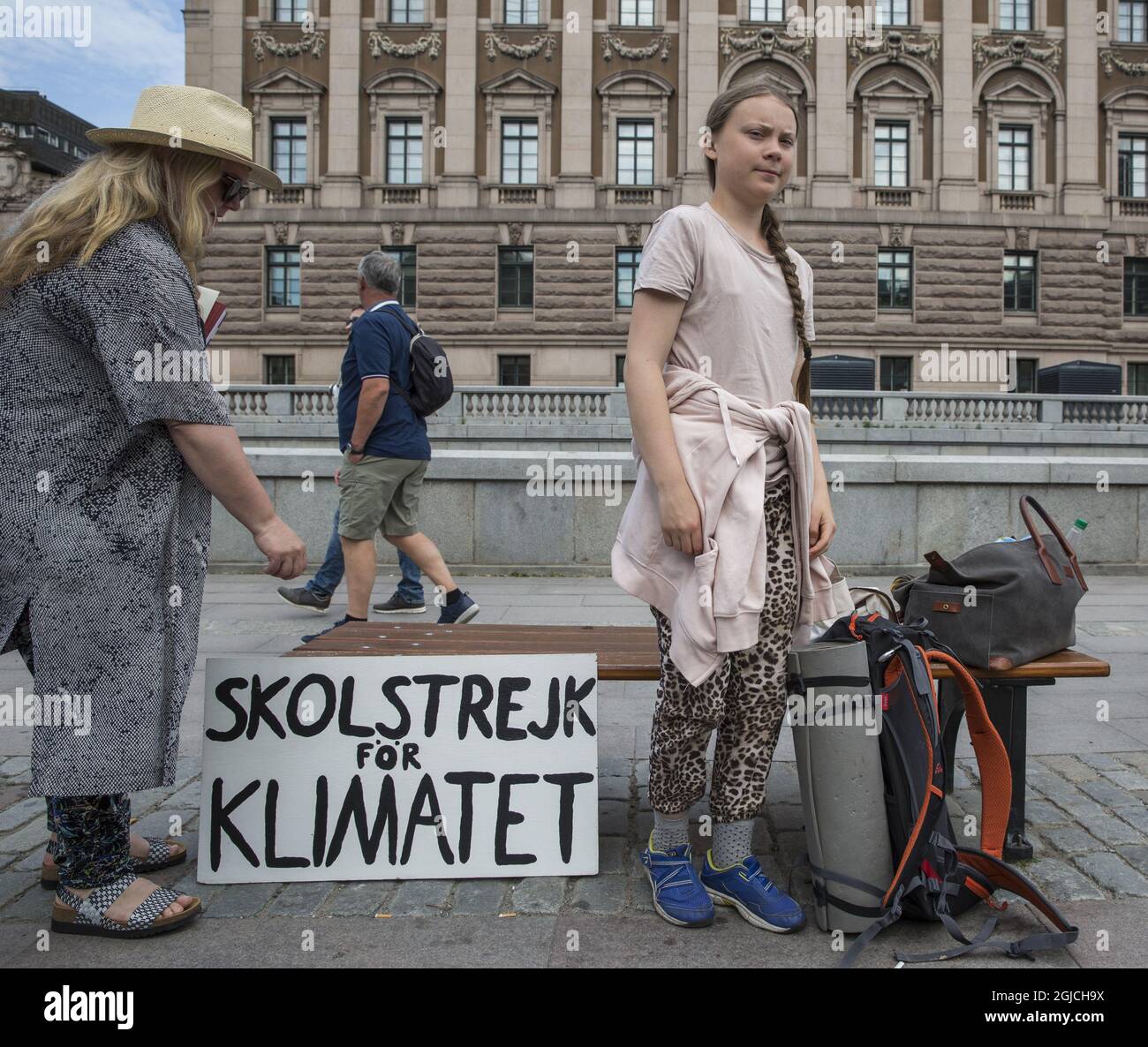 L'attivista svedese per il clima Greta Thunberg durante il suo sciopero scolastico del venerdì per l'azione enivronmentale #FridaysForFuture fuori dal parlamento svedese a Stoccolma Svezia 7 giugno (c) Johan Jeppsson / TT / code 2551 Foto Stock