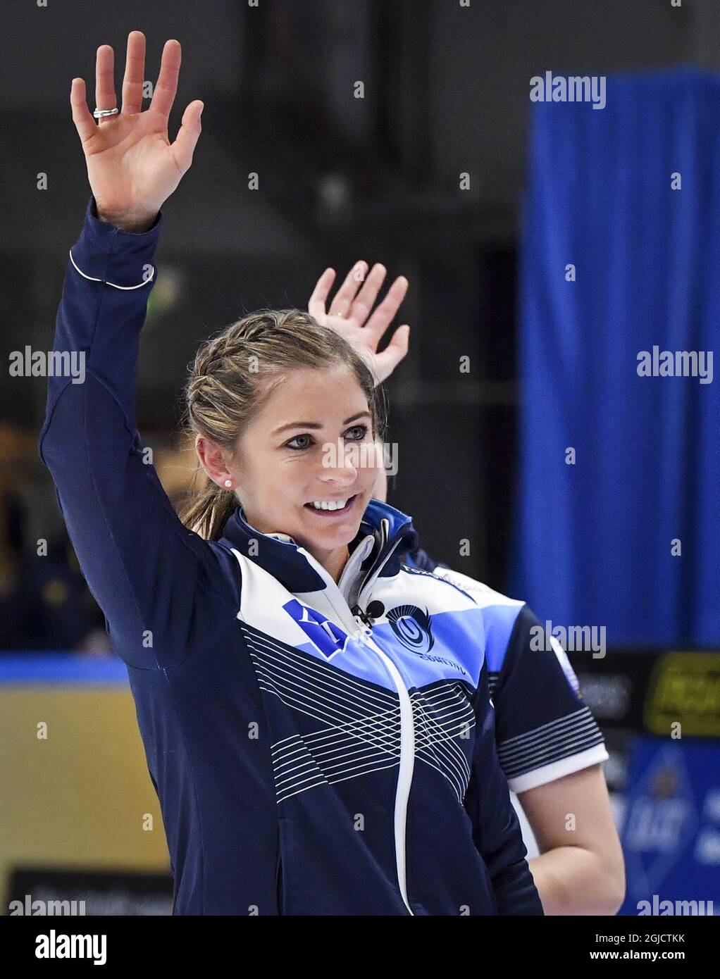 La Scotland's skip Eve Muirhead celebra la vittoria della semifinale femminile tra Scozia e Svizzera ai Campionati europei di curling di Helsingborg, Svezia, il 22 novembre 2019. Foto Jonas Ekstromer / TT kod 10030 Foto Stock