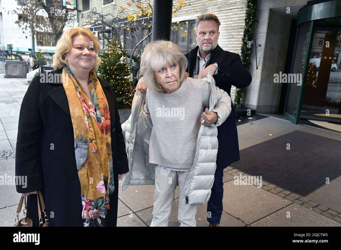 Principessa Birgitta con Gunilla e Tommy Ivarsson da Jontefonden, fuori da Park Hotell, Gothenburg, 2019-11-23 Foto: Tommy Holl / TT Kod 2391 Foto Stock