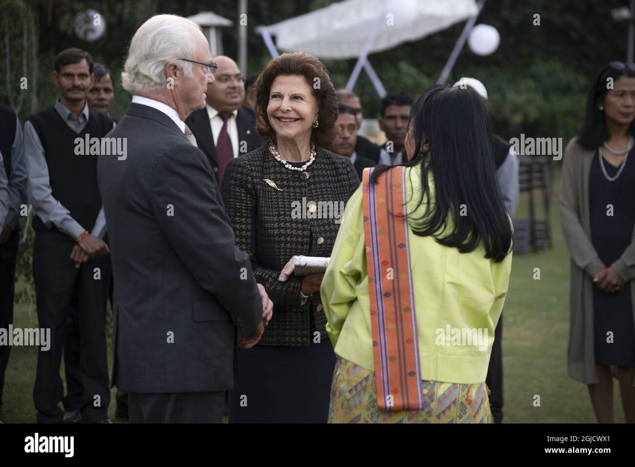 Re Carl Gustaf e la regina Silvia di Svezia visitano l'Ambasciata di Svezia a Delhi martedì 3 dicembre 2019. I reali svedesi sono in visita in India. Foto: Malin Hoelstad / SVD / TT / Kod: 30212 Foto Stock