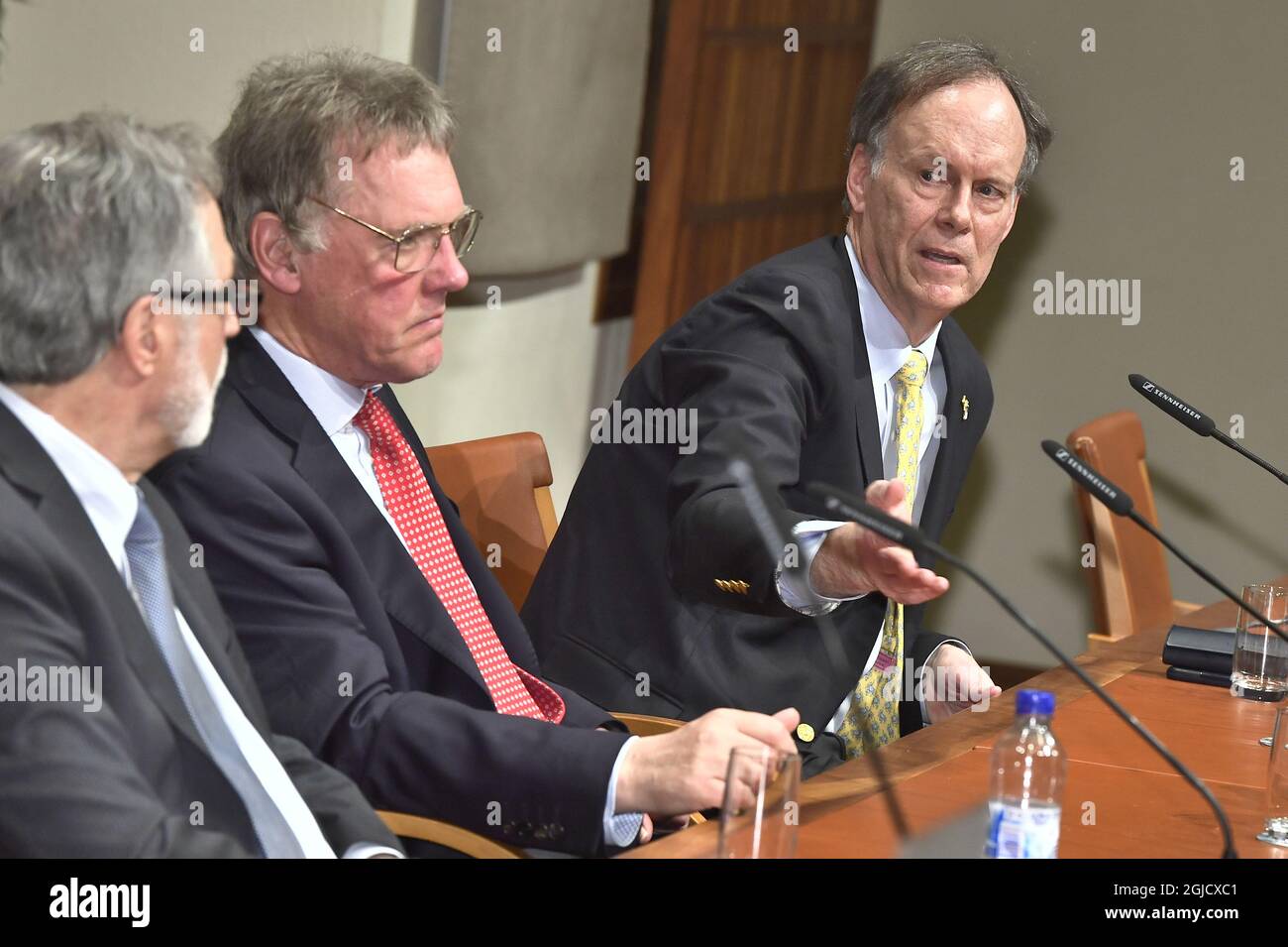 Il 2019 Laurea in Medicina William G. Kaelin Jr con Gregg L Semenza e Sir Peter J. Ratcliffe alla destra durante una conferenza stampa al Nobel Forum, Karolinska Institutet, Stoccolma, Svezia Decmber 6, 2019. Foto Claudio Bresciani / TT kod 10090 Foto Stock