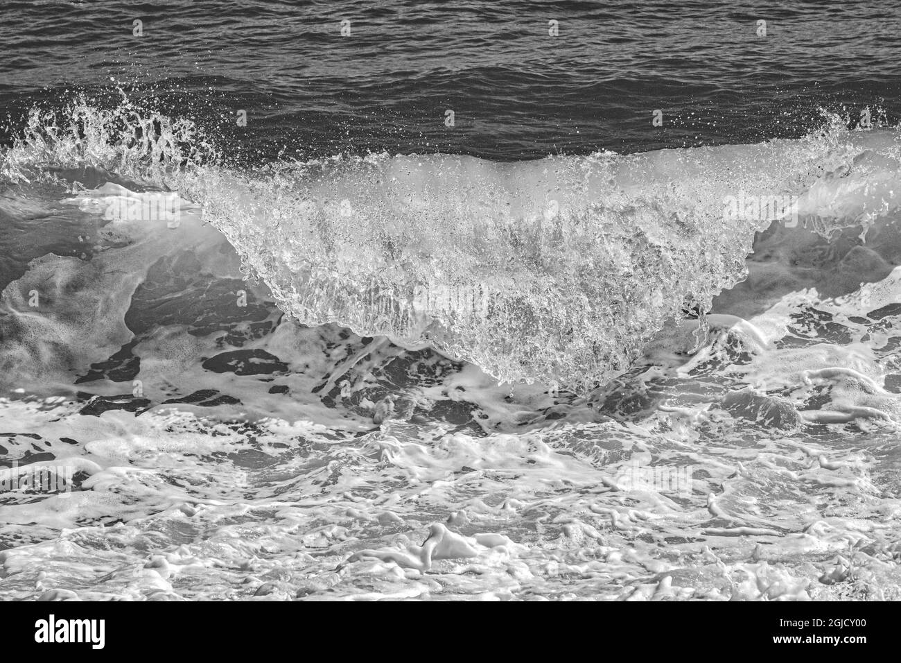 Onde dell'oceano che si infrangono Foto Stock
