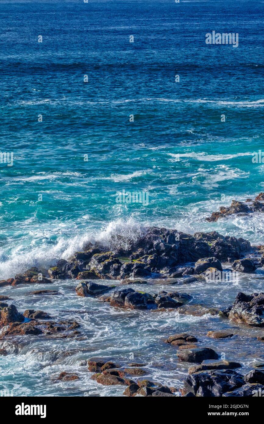 Onde che si infrangono su Hookipa Beach, Maui, Hawaii, USA. Foto Stock
