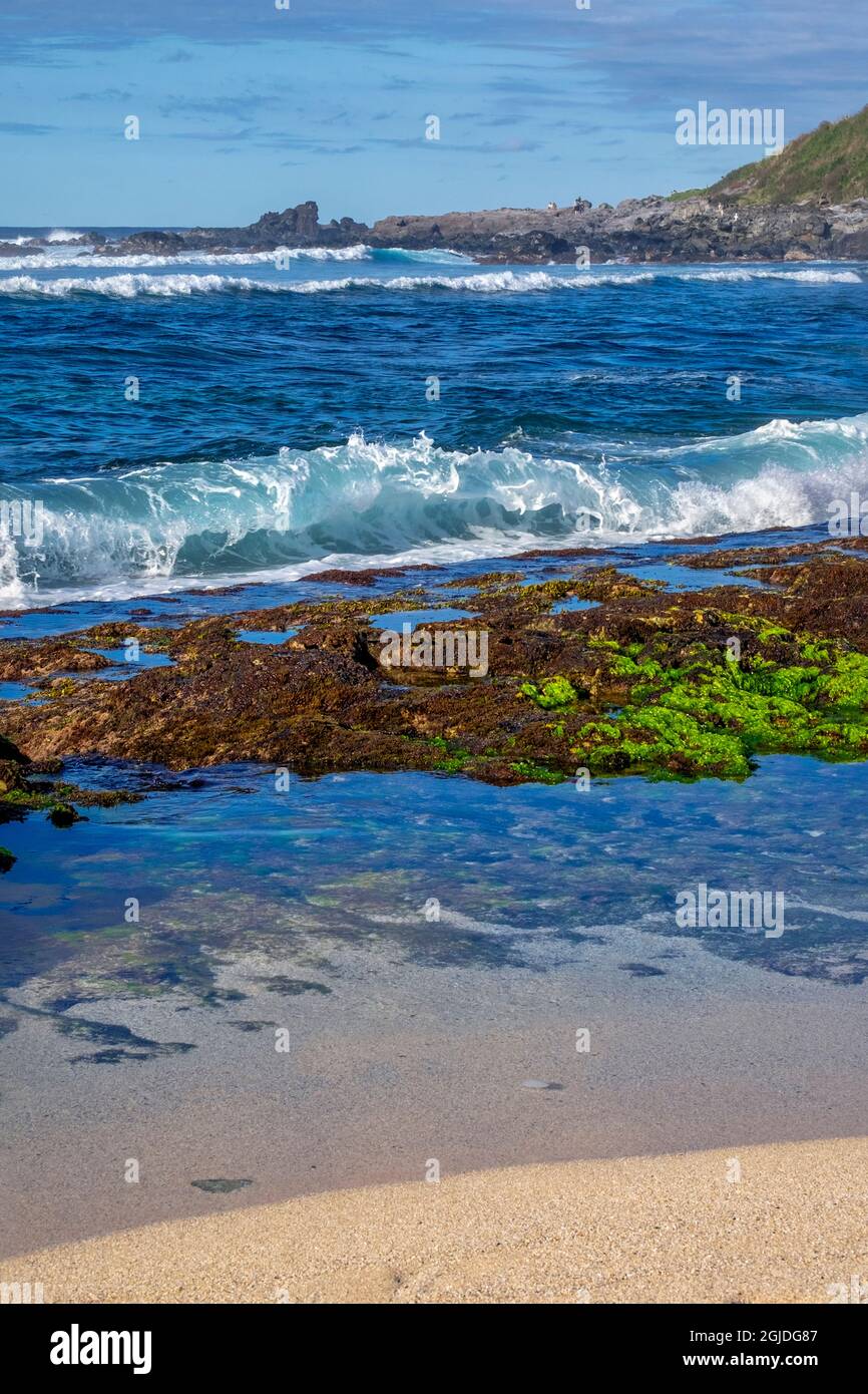 Onde che si infrangono su Hookipa Beach, Maui, Hawaii, USA. Foto Stock