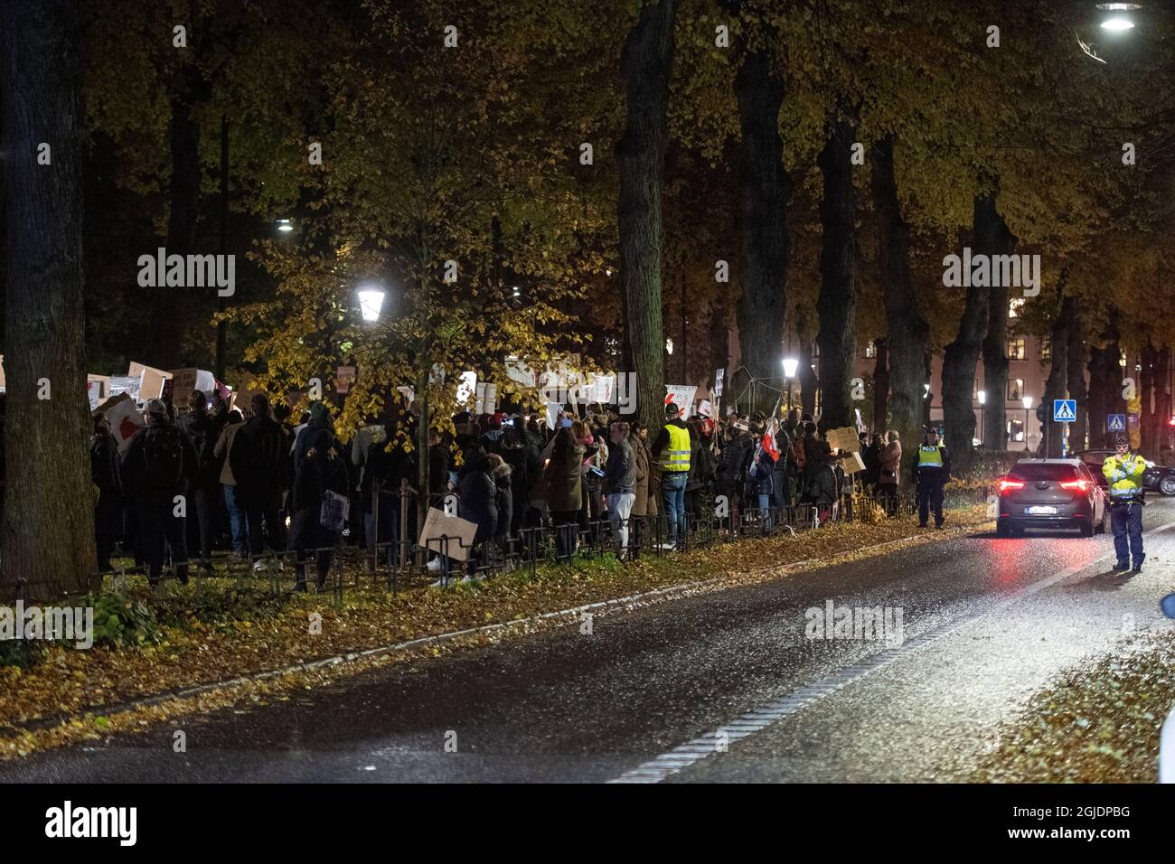 Una manifestazione al di fuori dell'ambasciata polacca a Stoccolma, Svezia, il 28 ottobre 2020, contro l'inasprimento della legge sull'aborto in Polonia. Foto: Amir Nabizadeh / TT code12040 Foto Stock