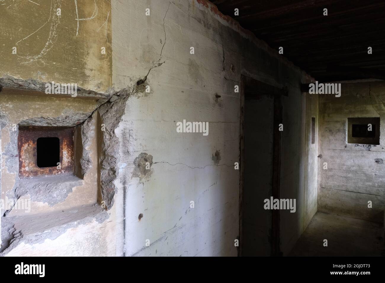 Gora, Orzysz, Polonia - 16 luglio 2021: Un bunker tedesco ben conservato. Posizione della linea di difesa strategica. Bunker, casemate, complesso. Warmian-Masurian Foto Stock